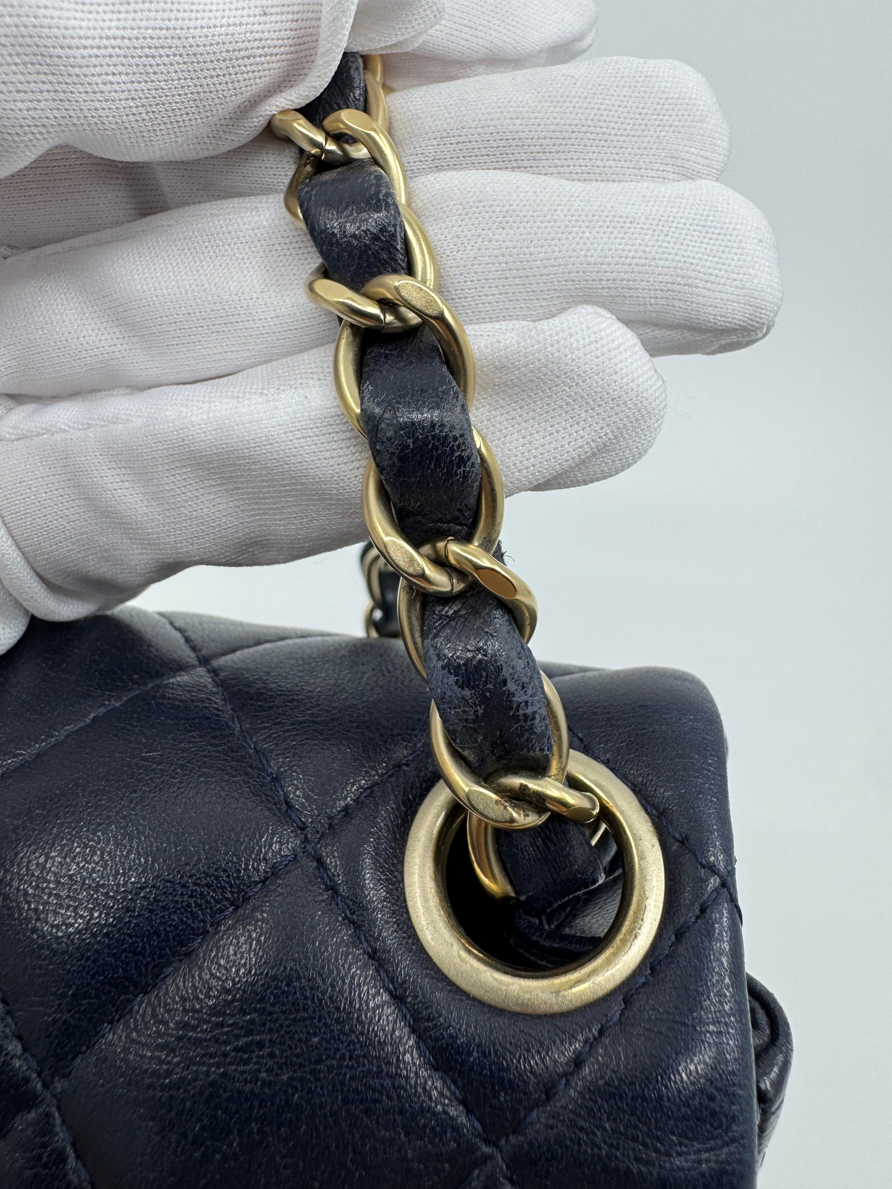 Chanel classic flap bag - Mini square