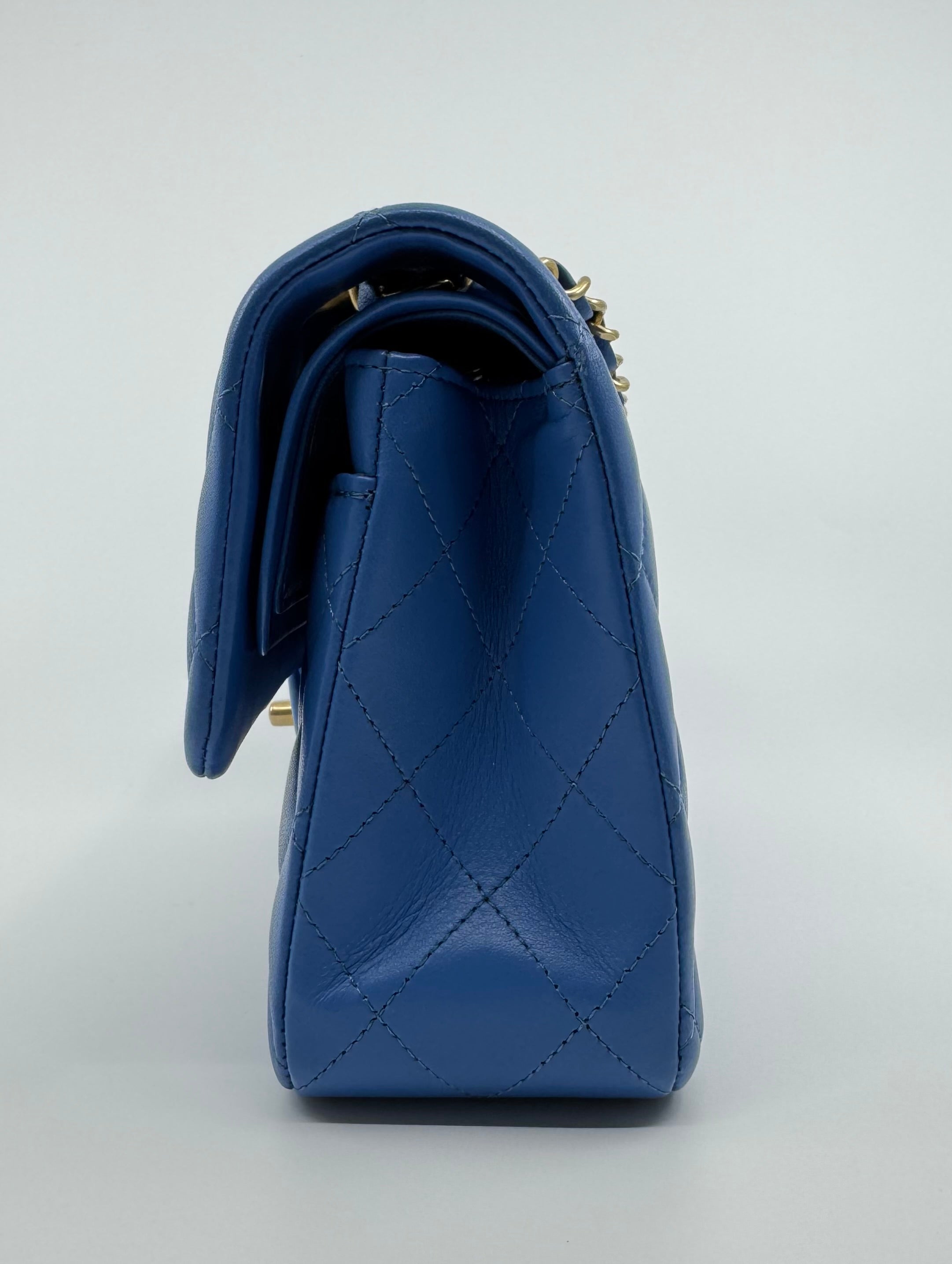 Chanel classic flap bag - small