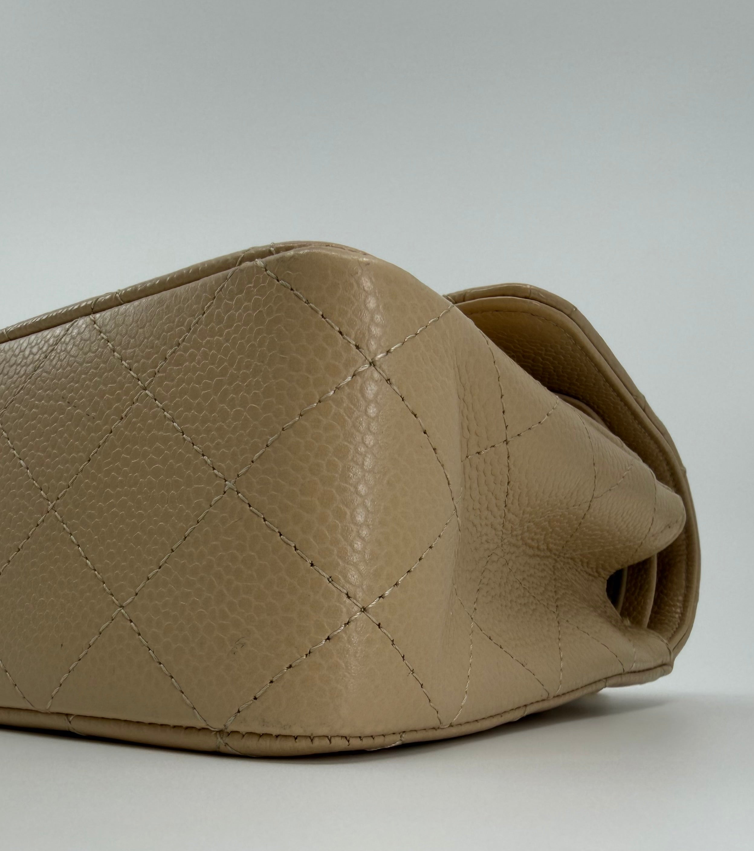 Chanel classic flap bag - medium