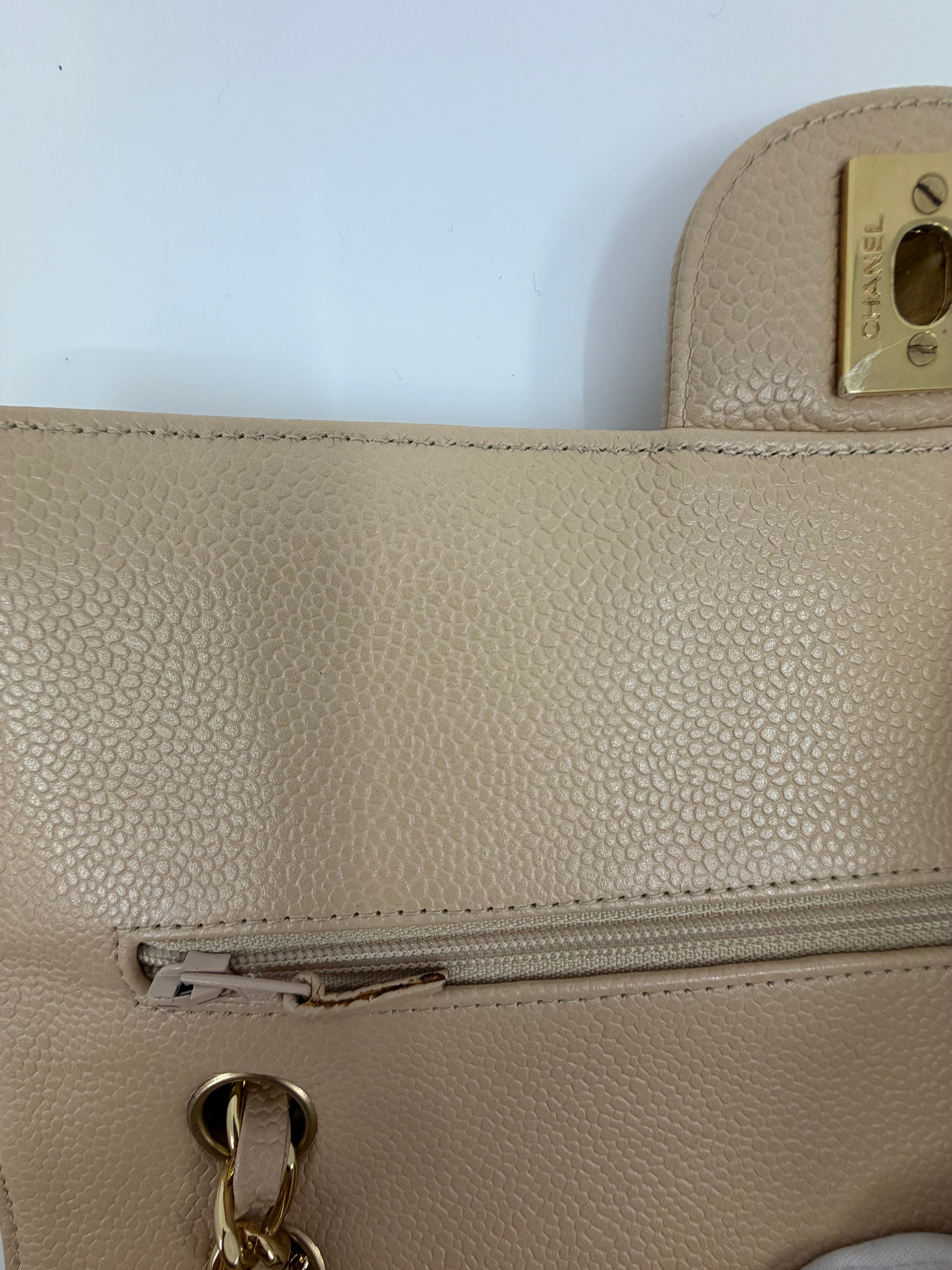 Chanel classic flap bag - medium
