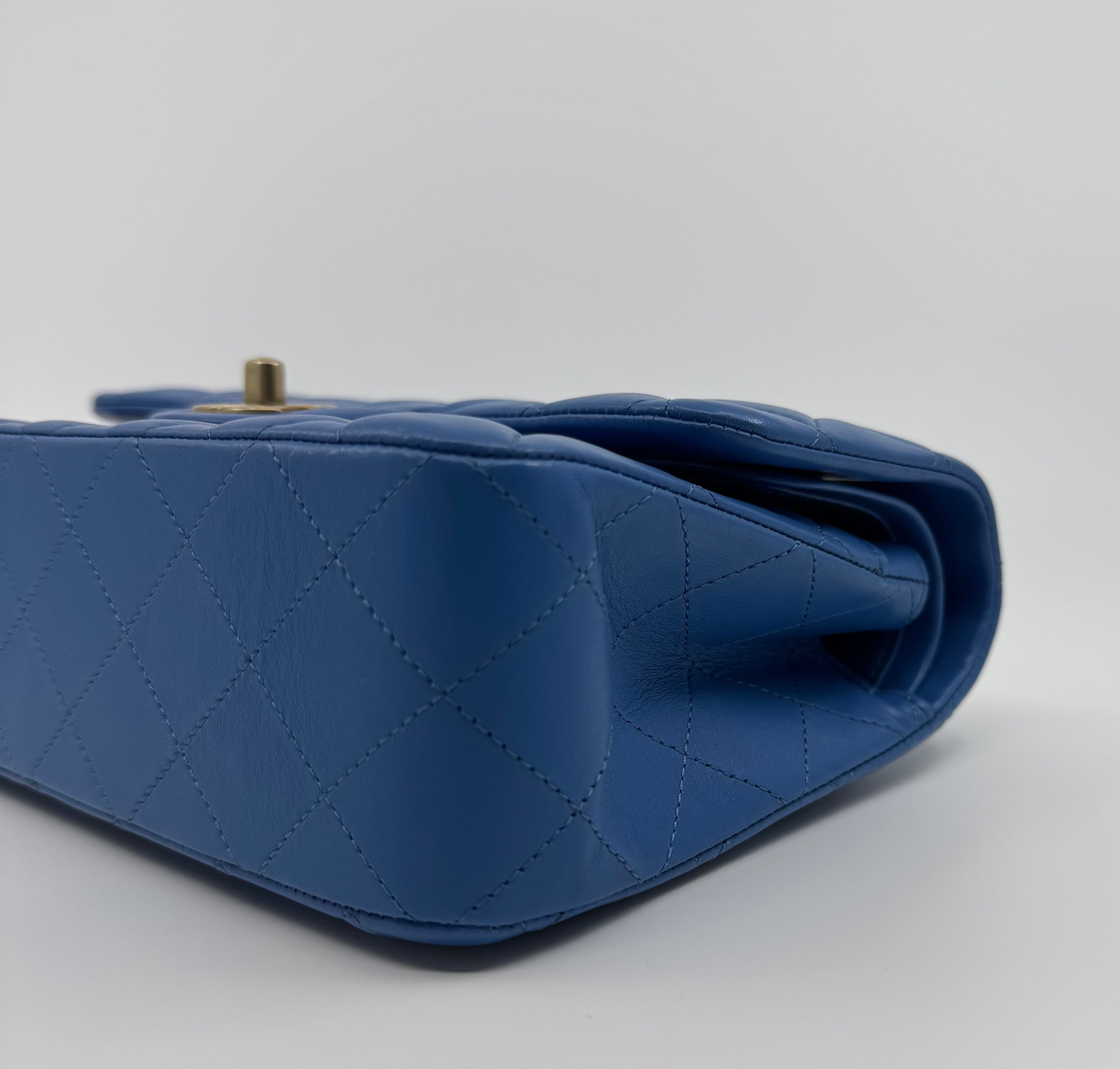 Chanel classic flap bag - small