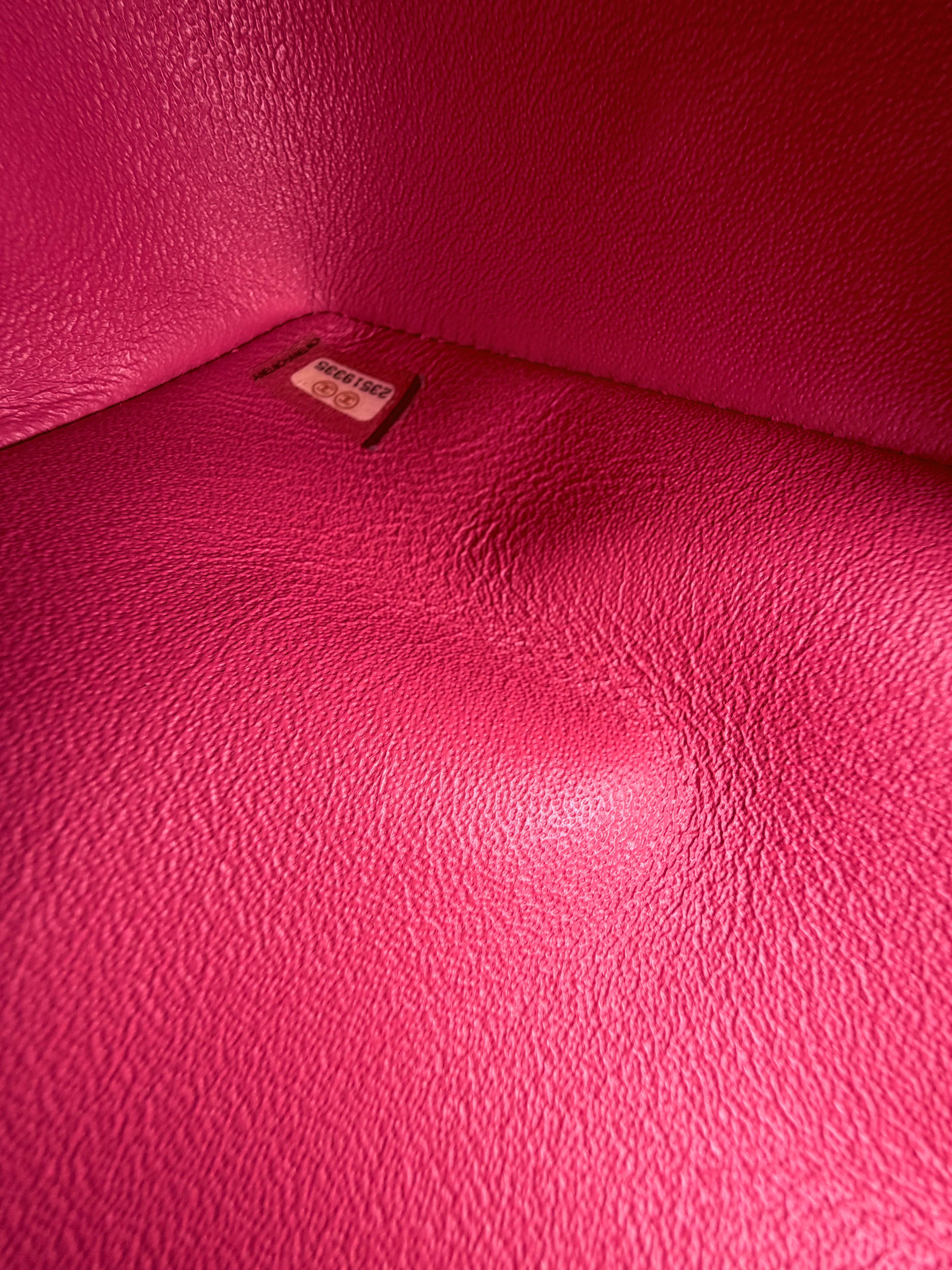 Chanel classic flap bag - medium