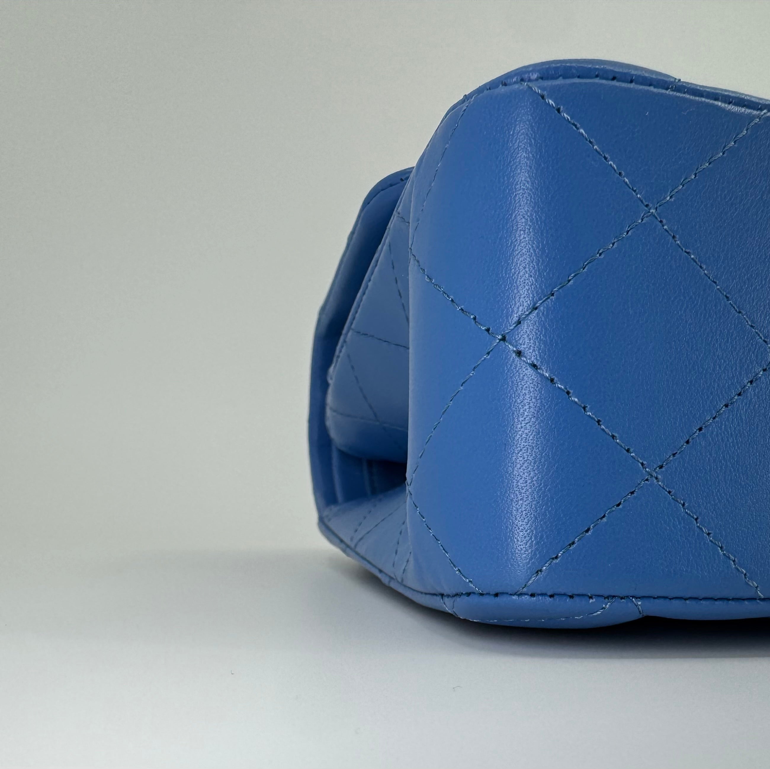 Chanel classic flap bag - small