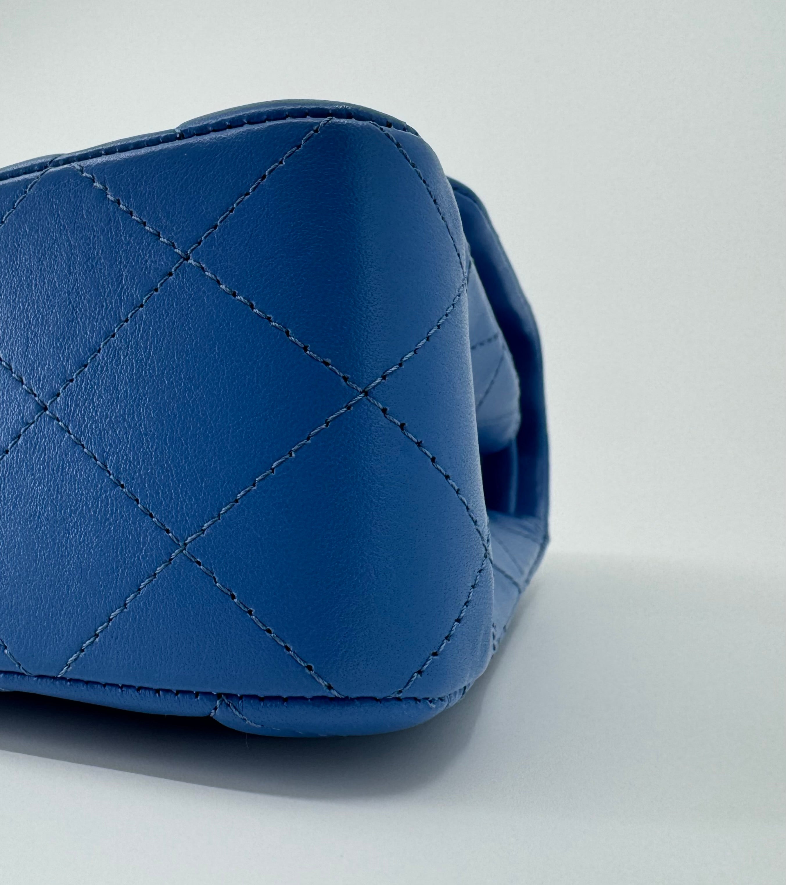 Chanel classic flap bag - small