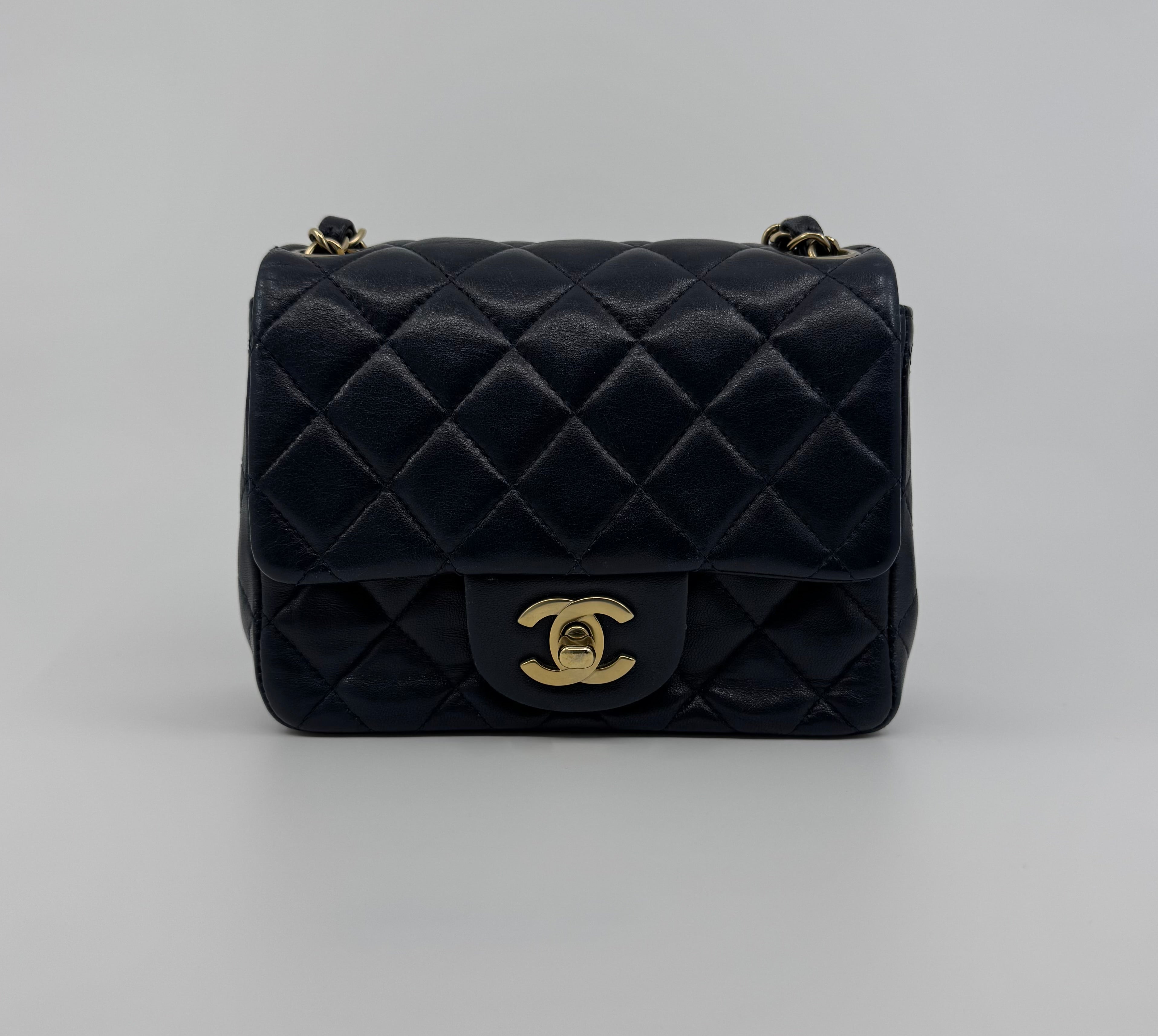 Chanel classic flap bag - Mini square