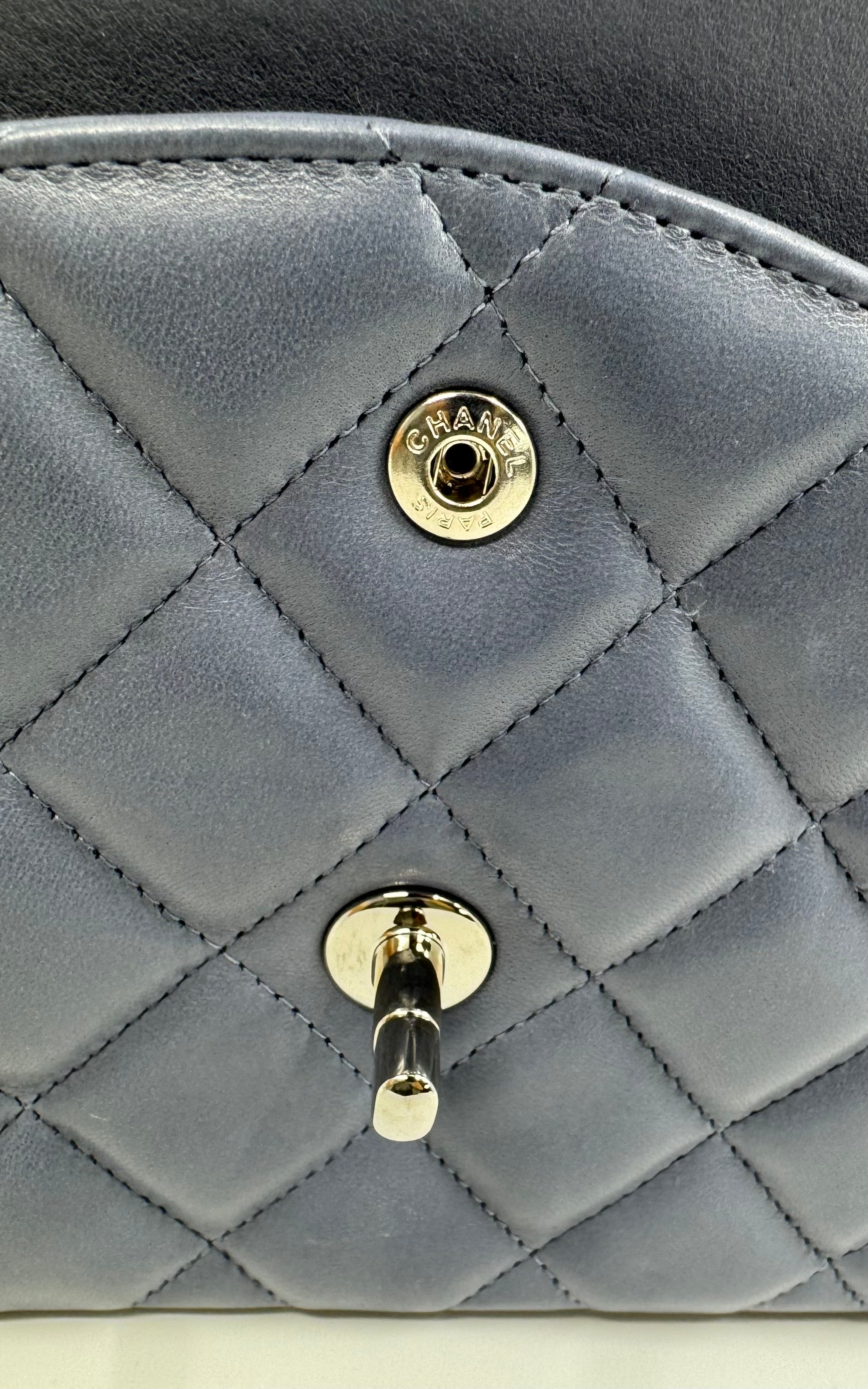 Chanel classic flap bag - Jumbo