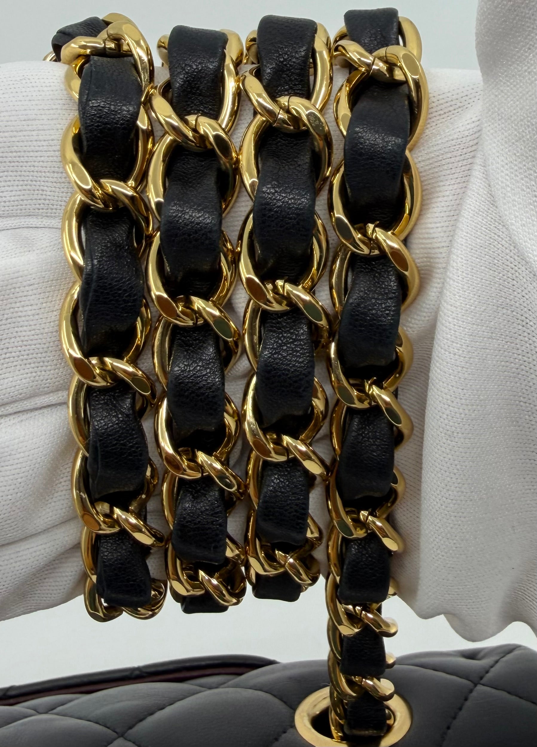 Chanel classic flap bag - Medium