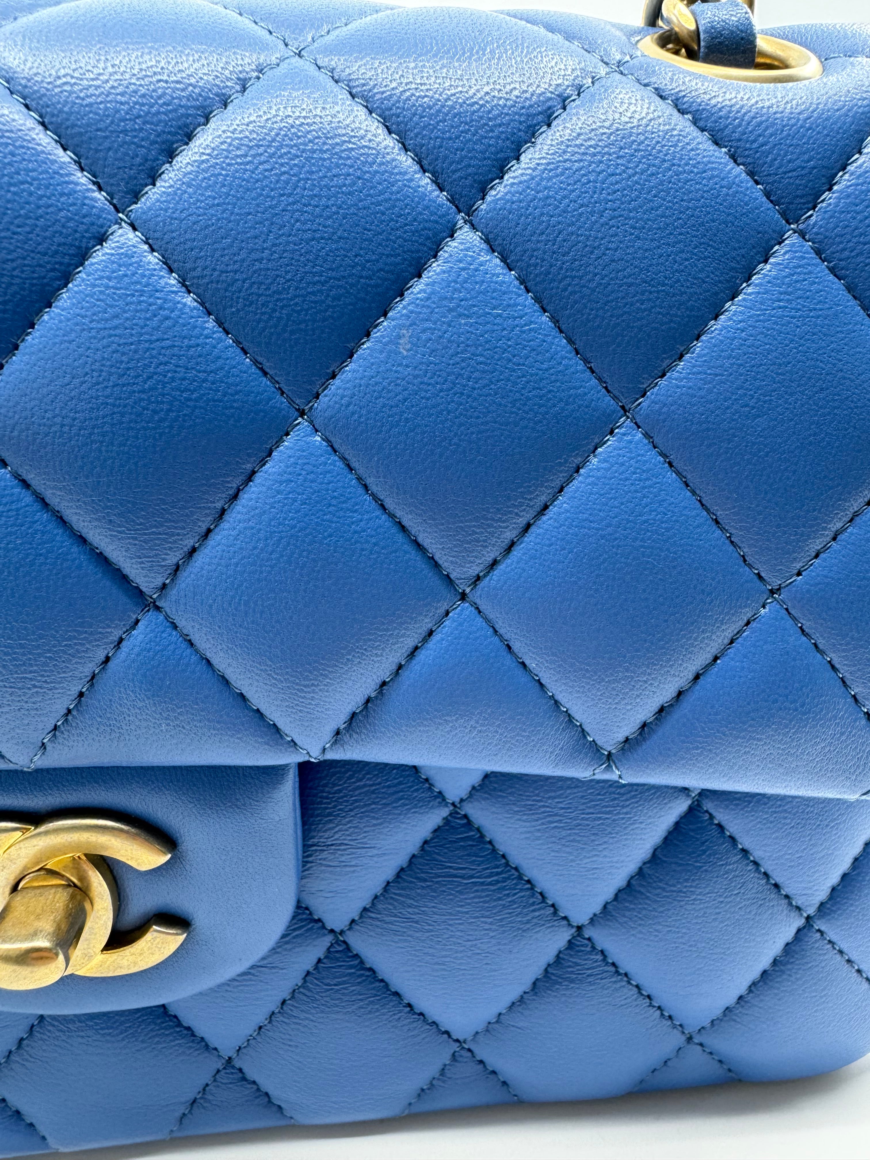 Chanel classic flap bag - small