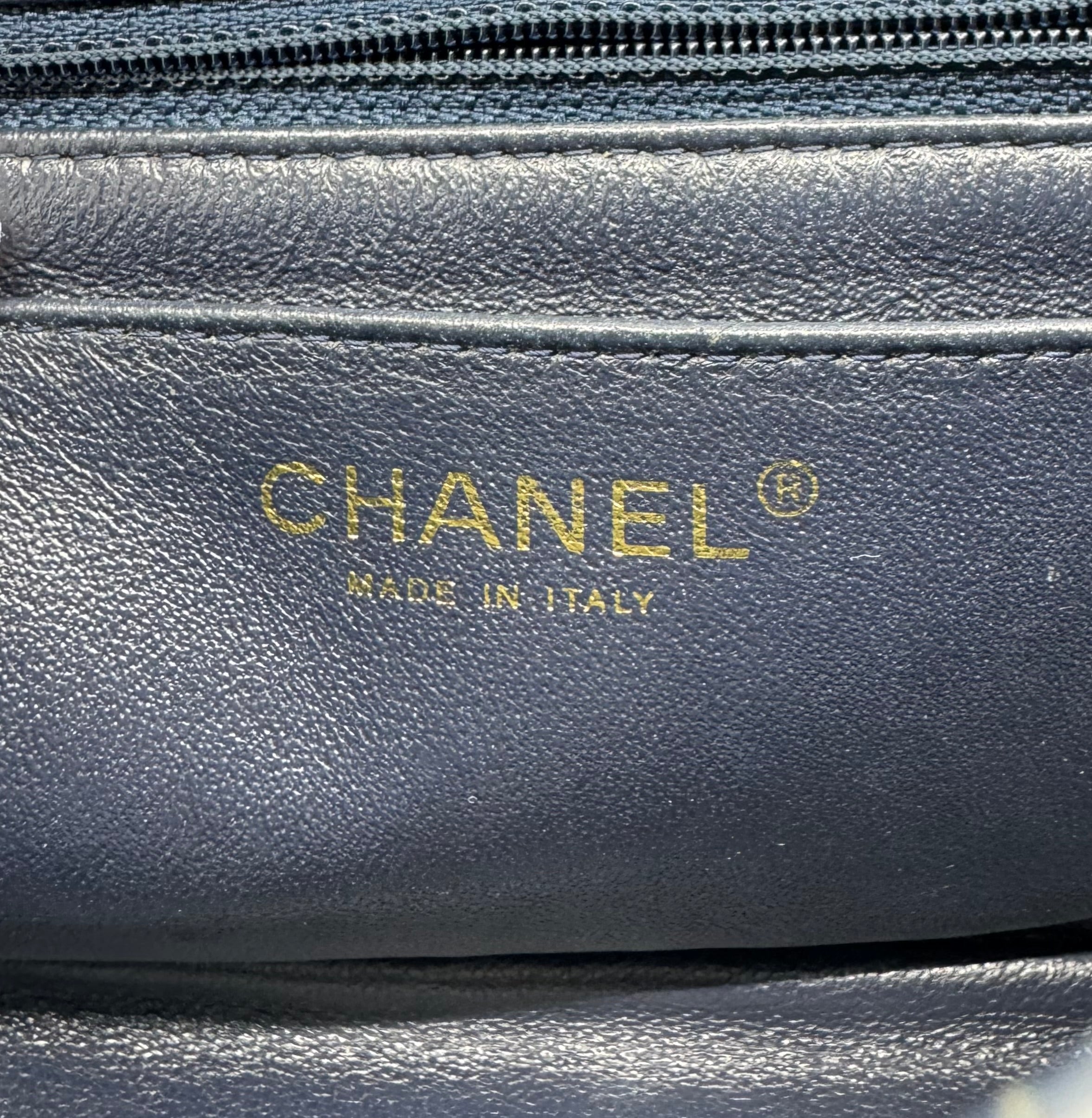 Chanel classic flap bag - Mini square
