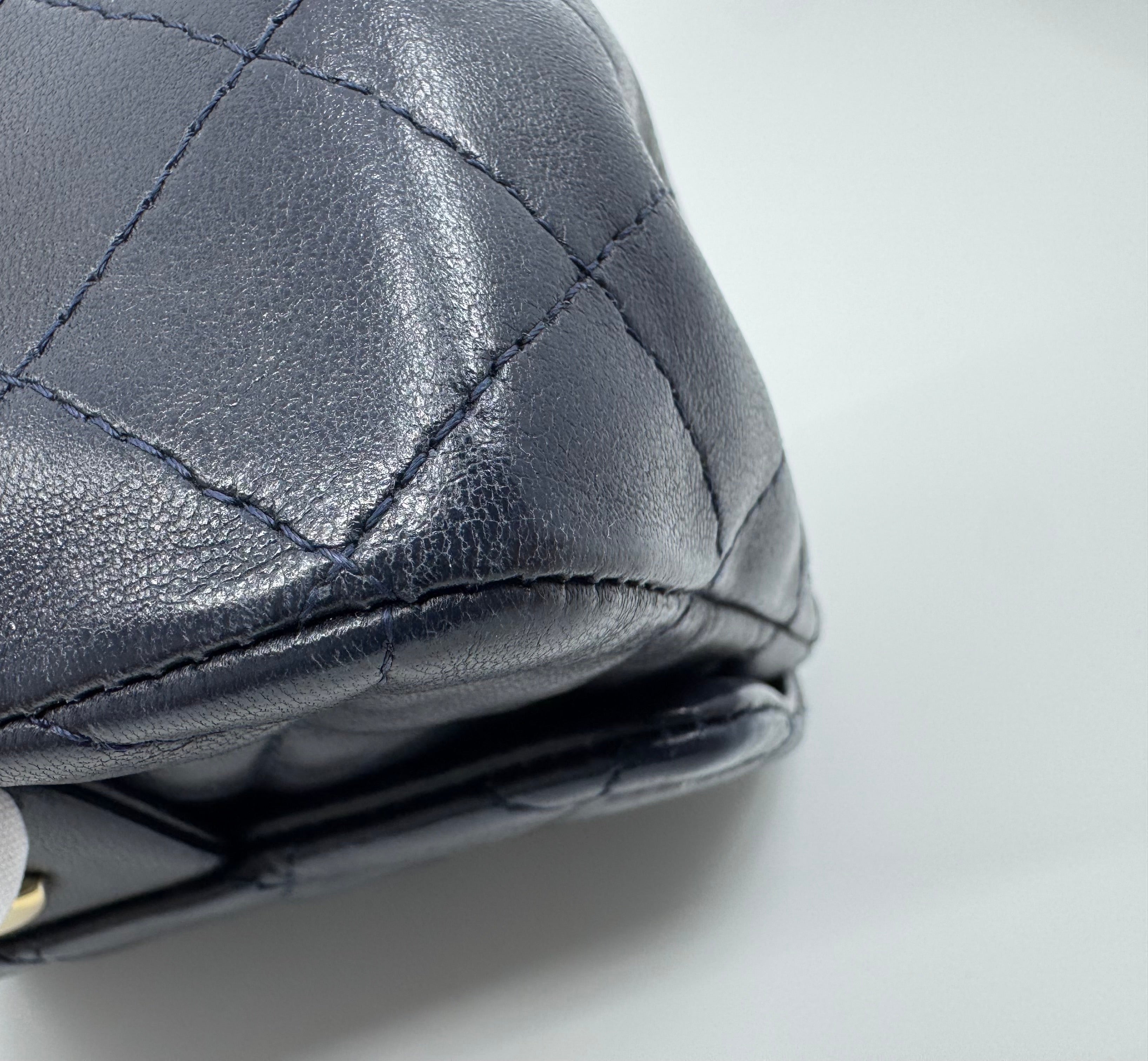 Chanel classic flap bag - Mini square
