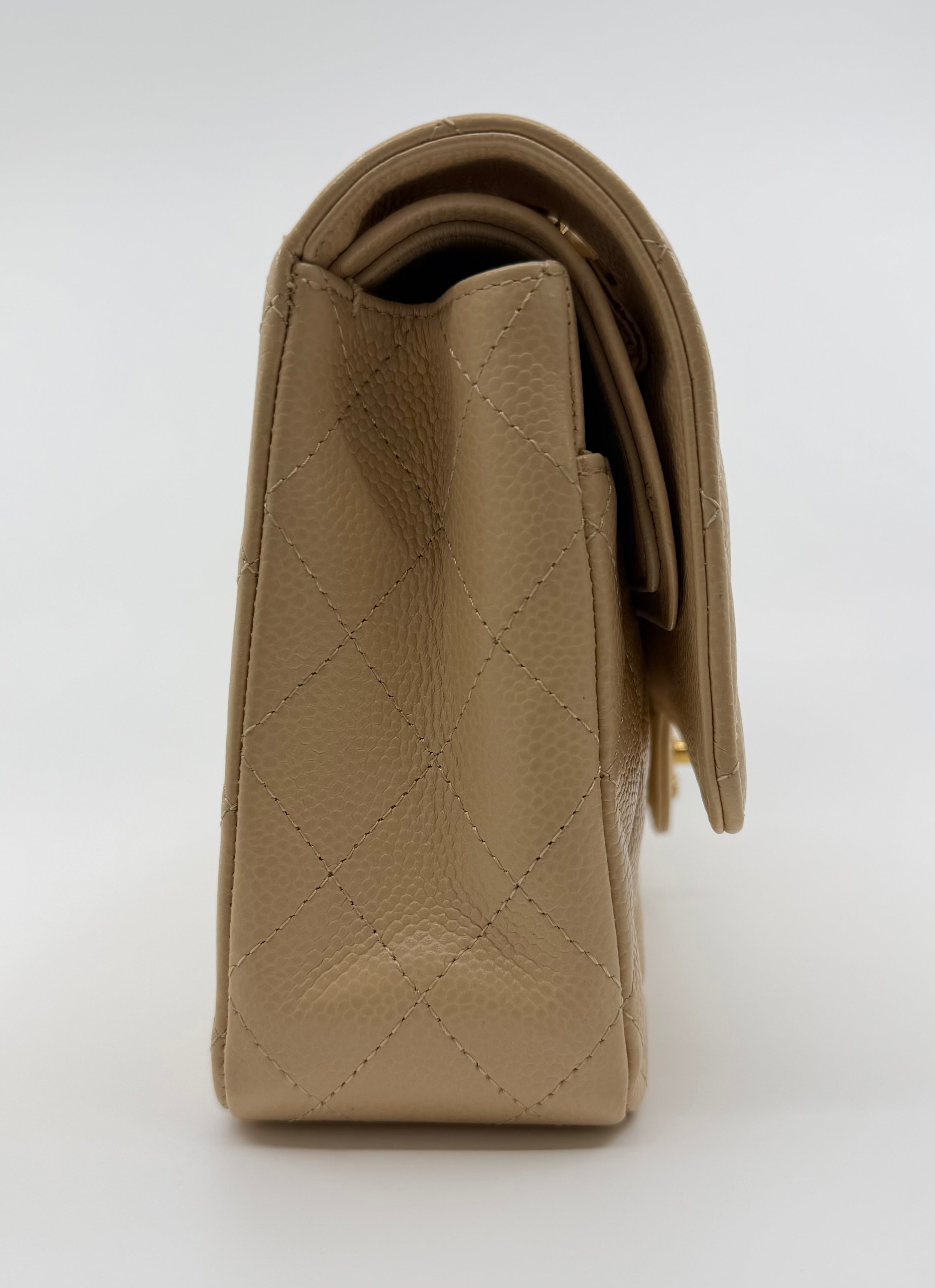 Chanel classic flap bag - medium