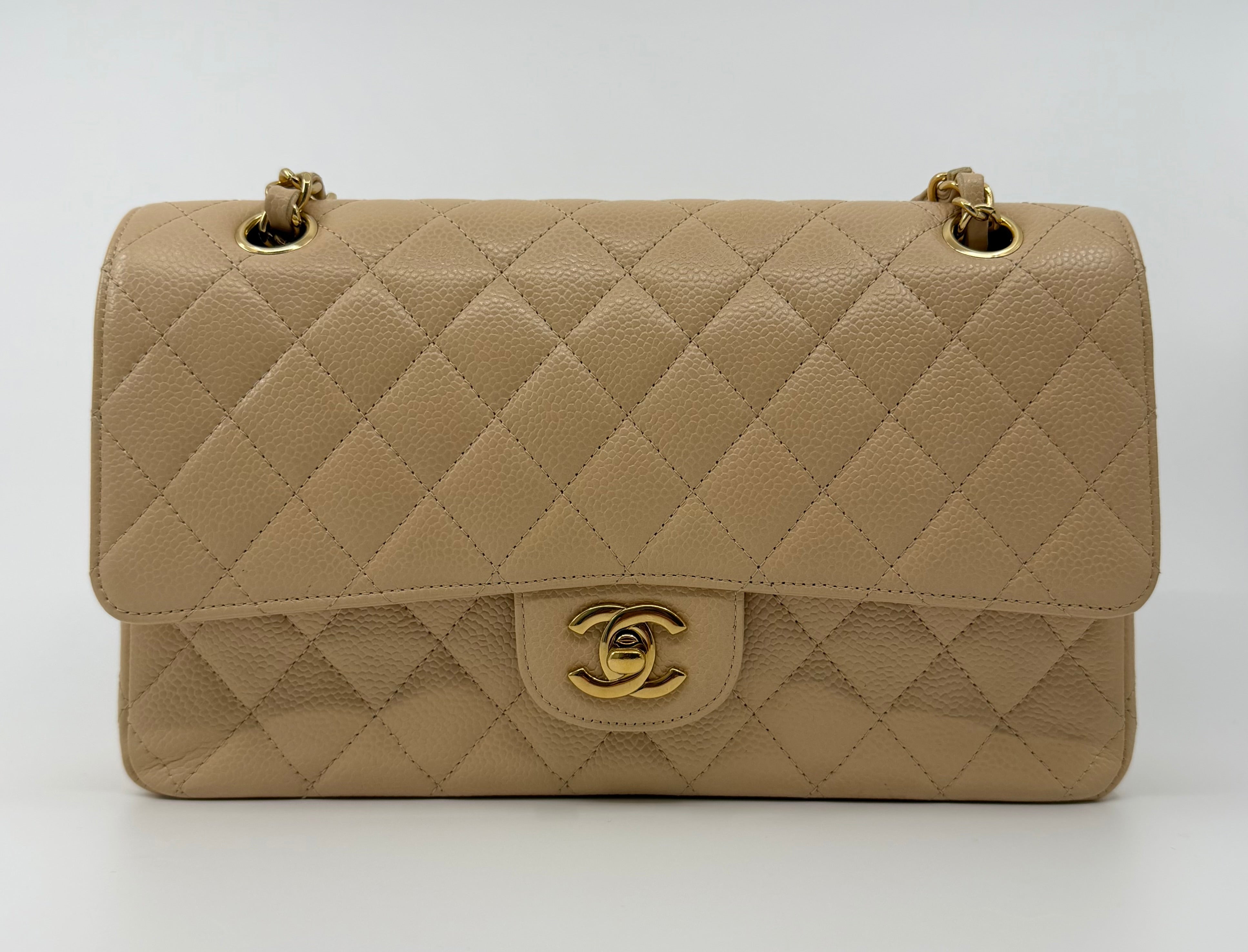 Chanel classic flap bag - medium