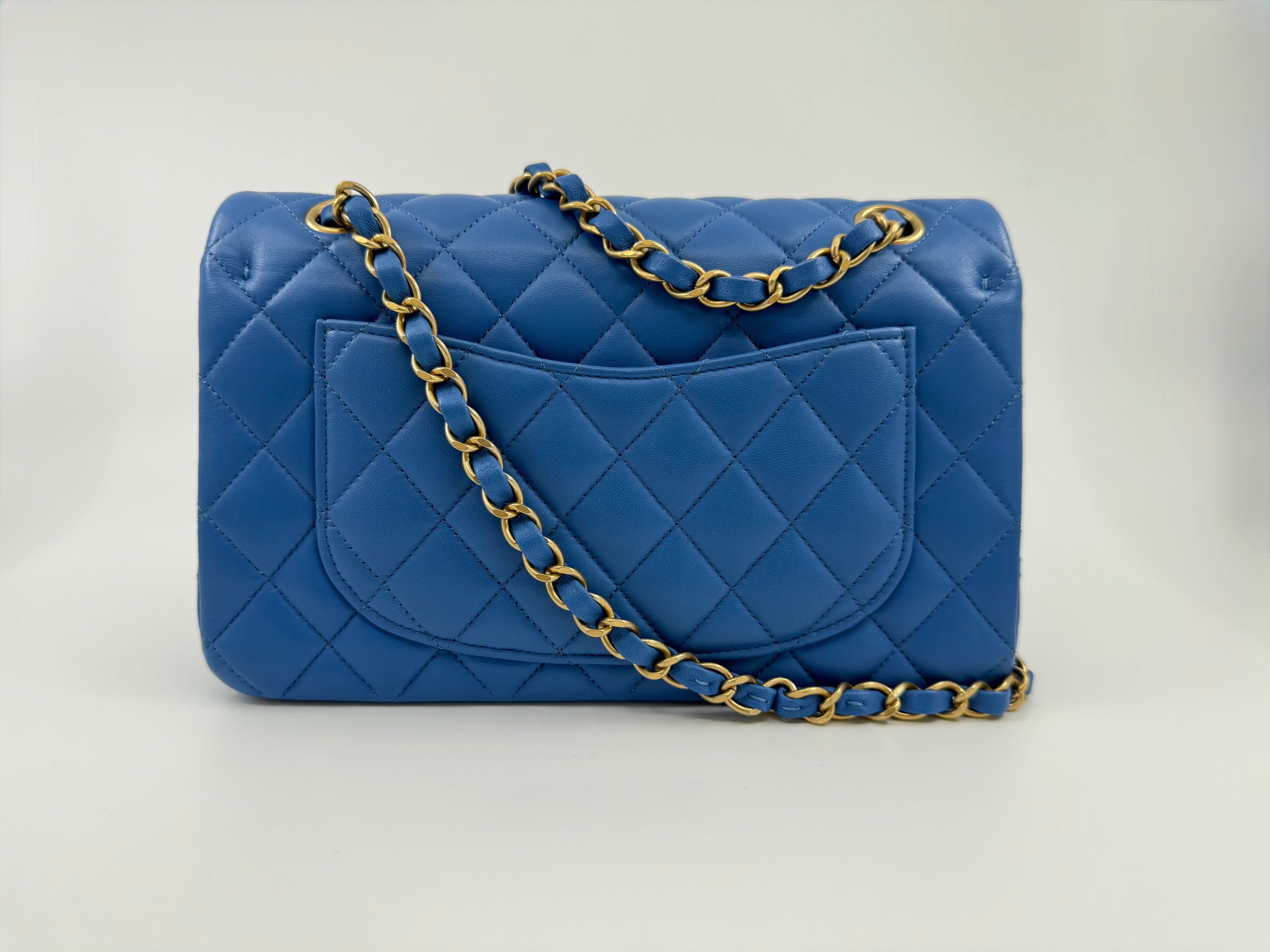 Chanel classic flap bag - small