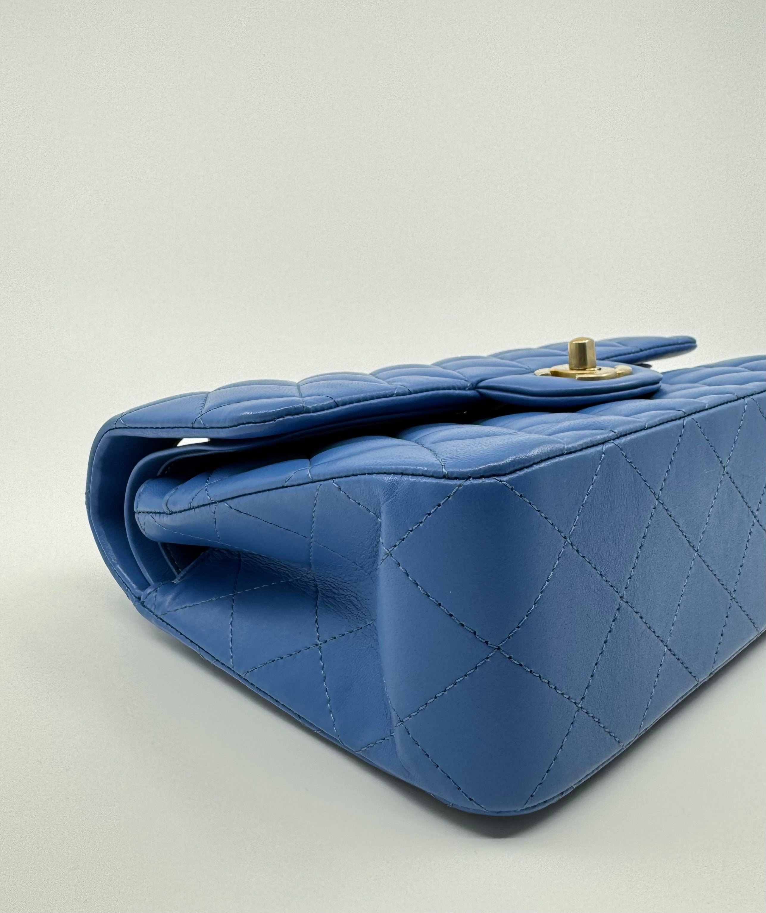 Chanel classic flap bag - small