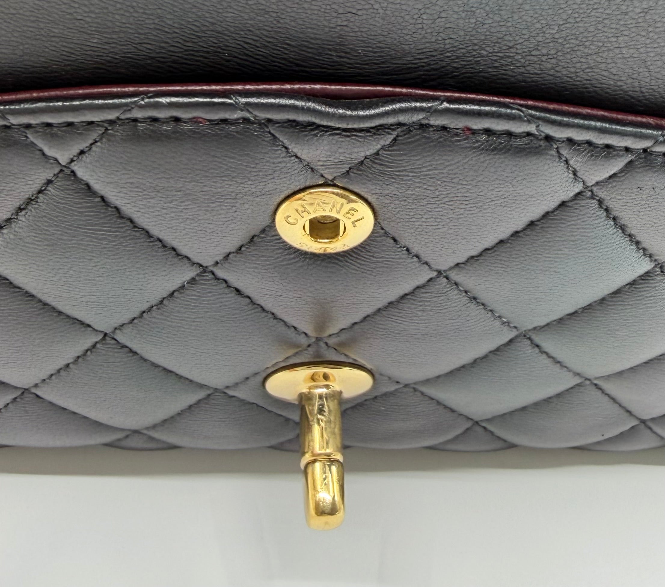 Chanel classic flap bag - Medium
