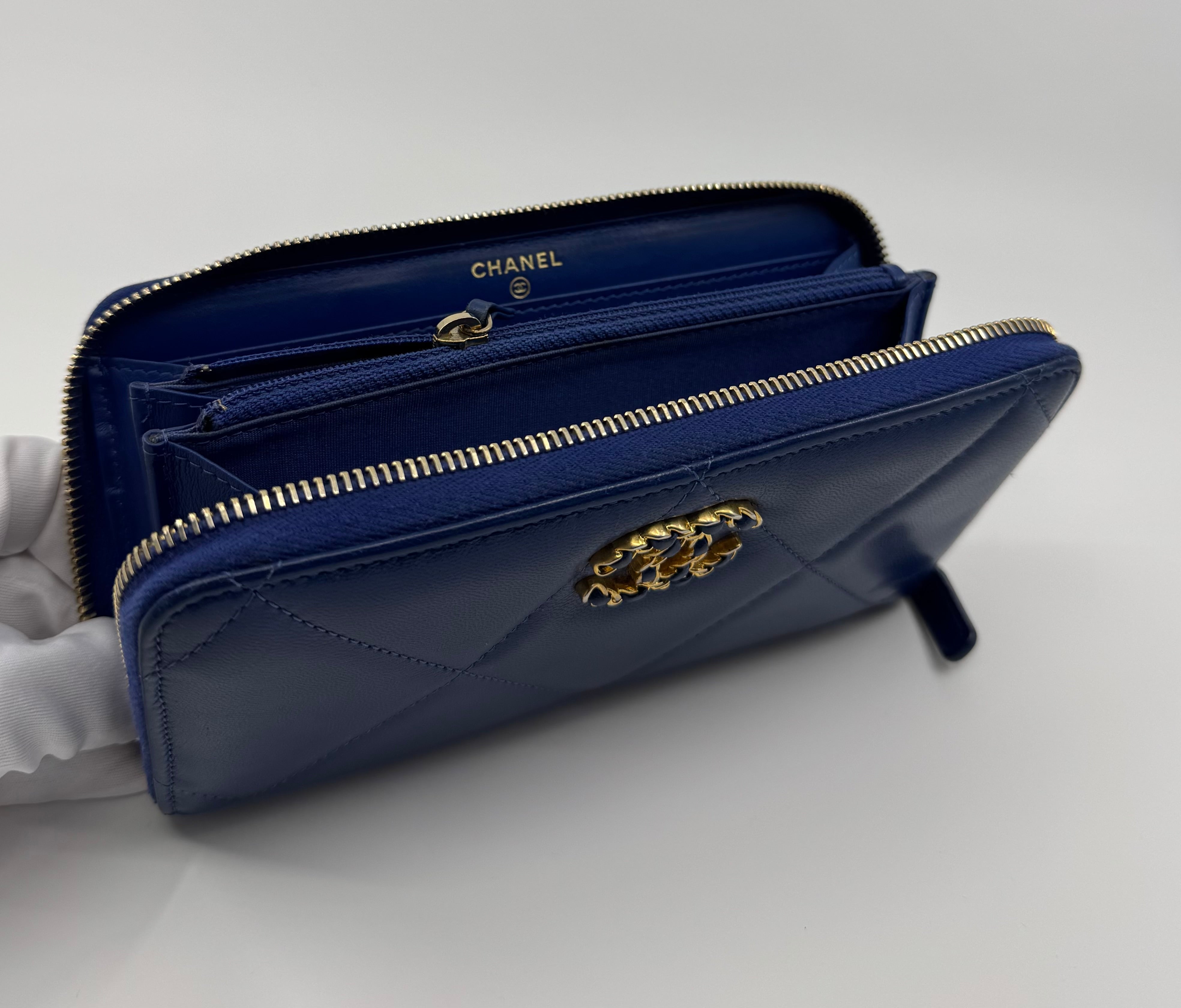 Chanel wallet