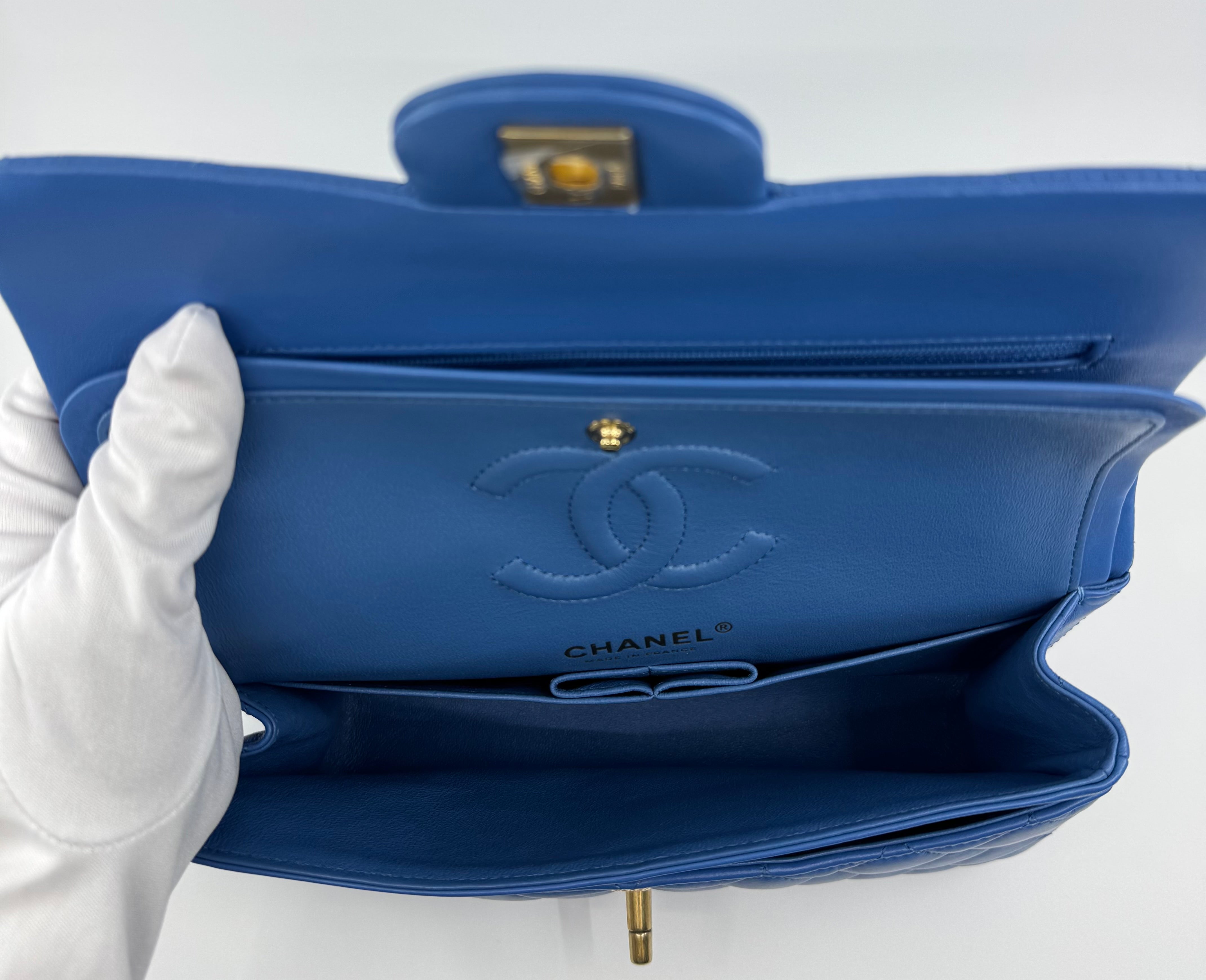 Chanel classic flap bag - small