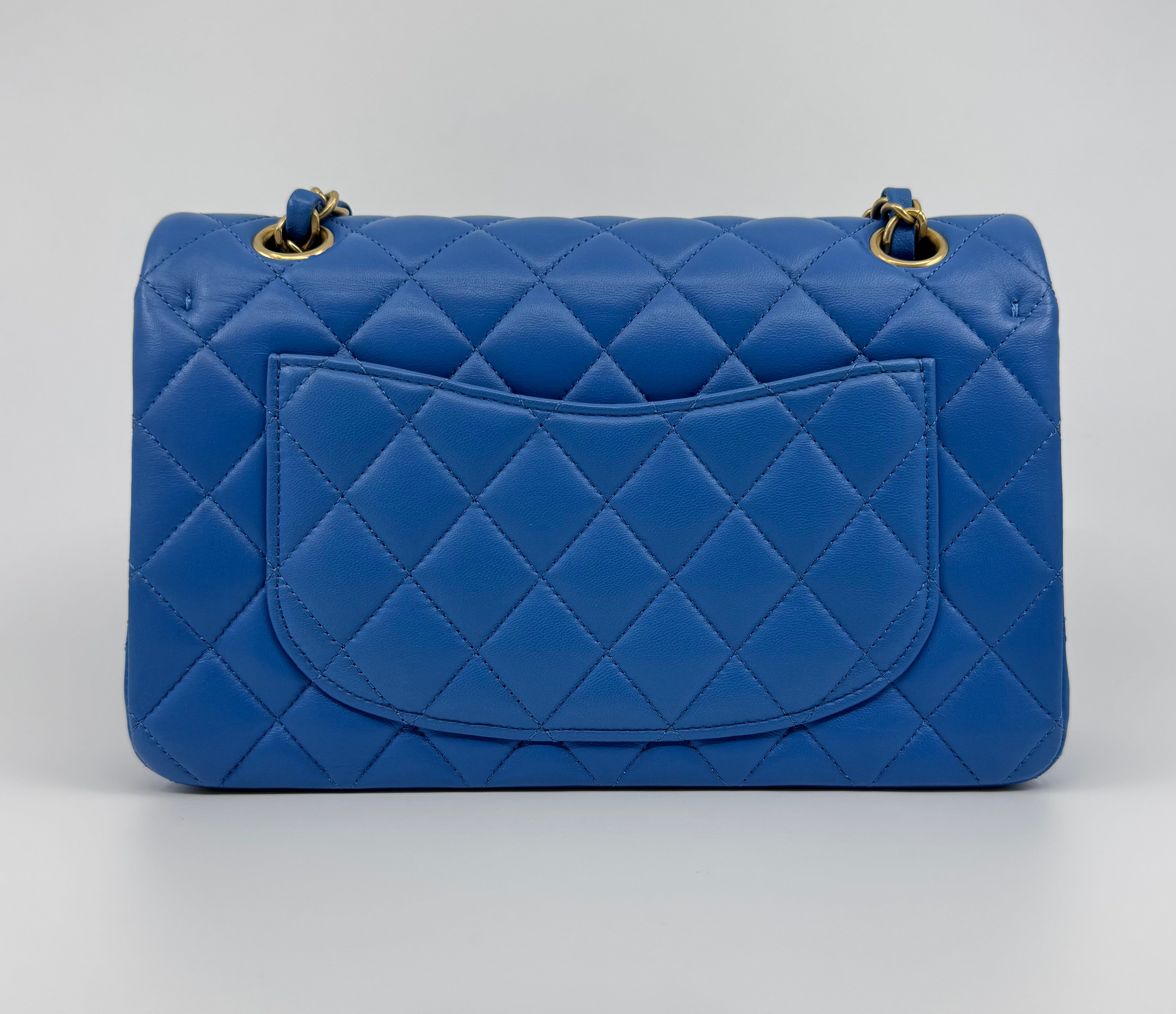 Chanel classic flap bag - small