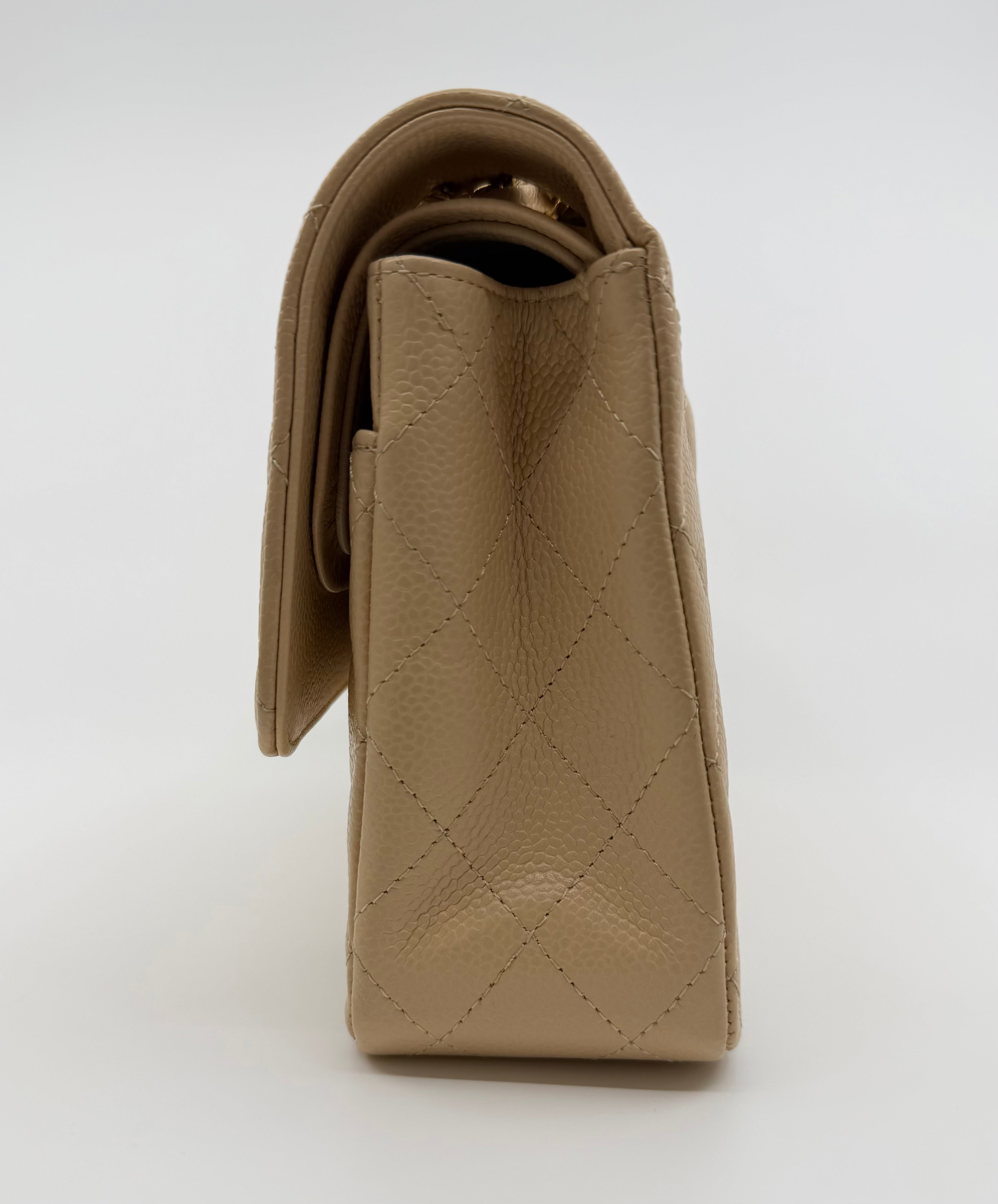 Chanel classic flap bag - medium