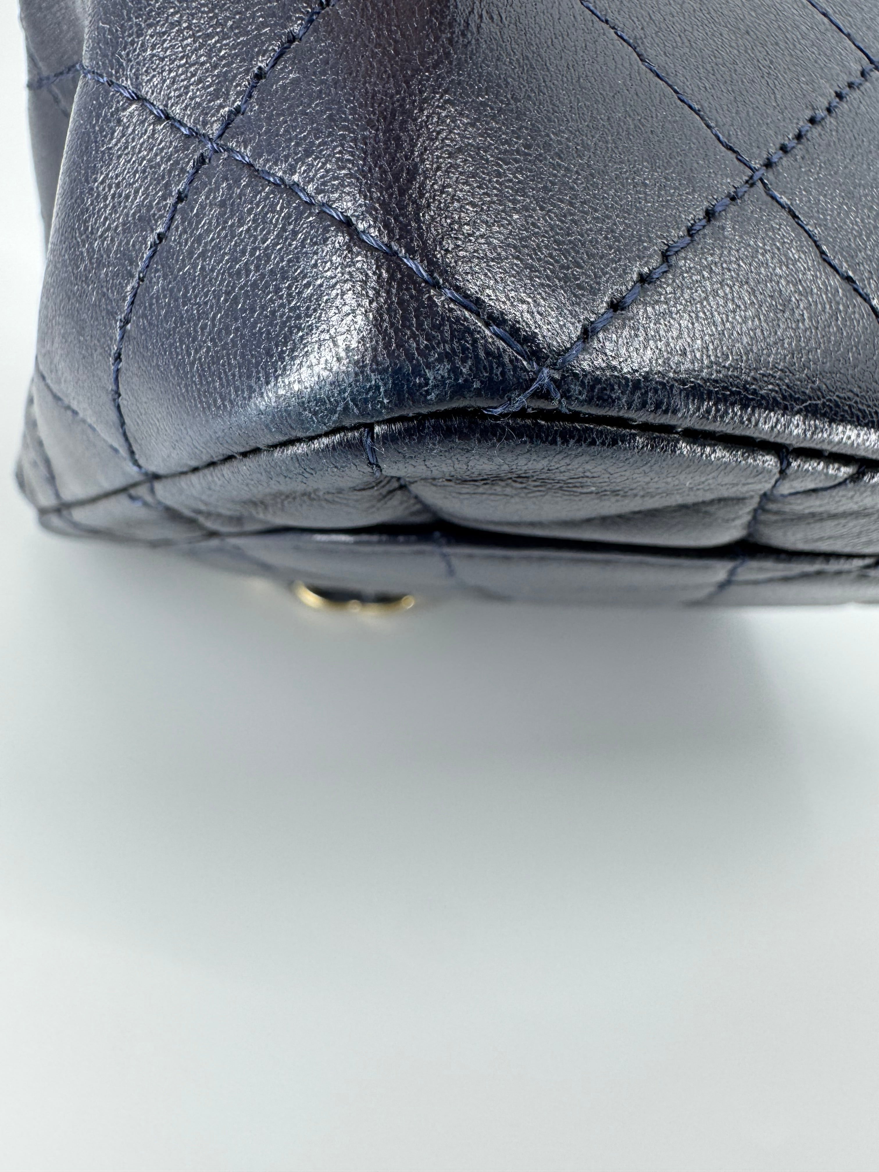 Chanel classic flap bag - Mini square