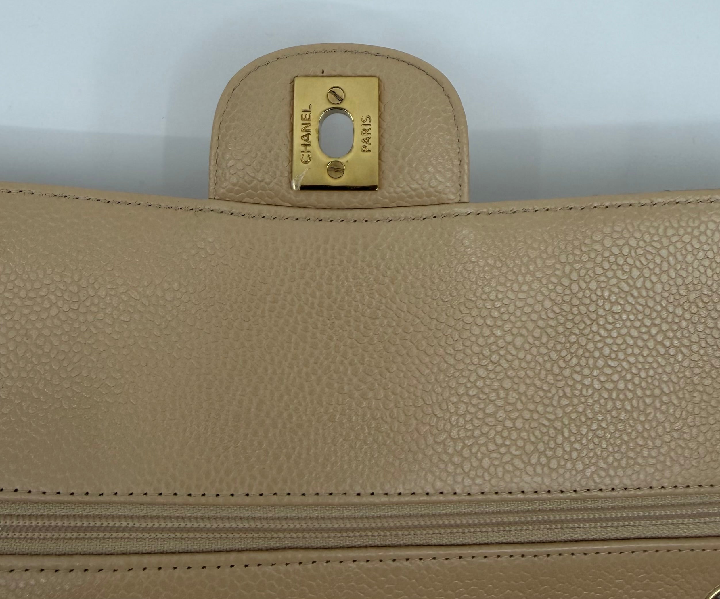 Chanel classic flap bag - medium