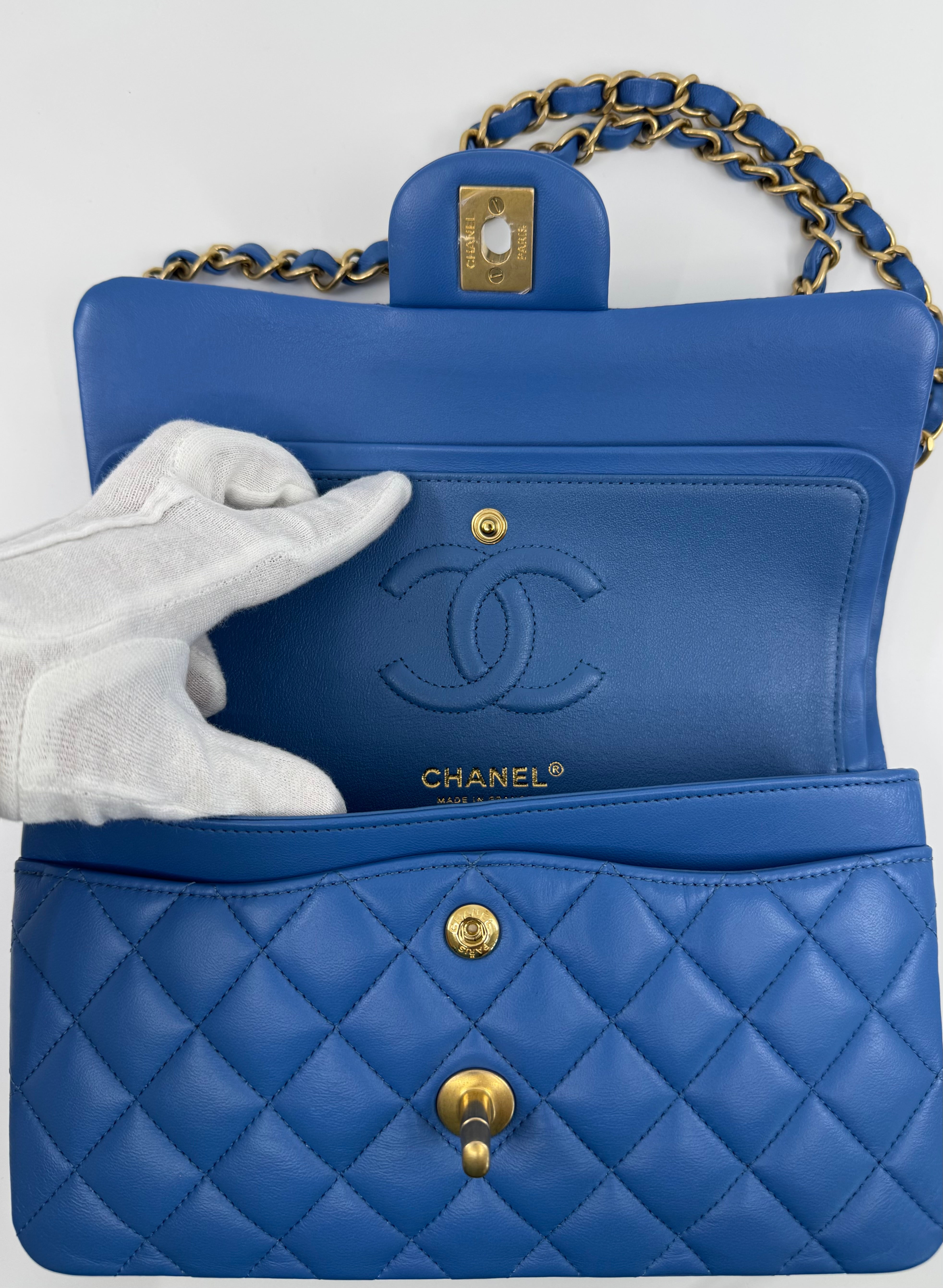Chanel classic flap bag - small