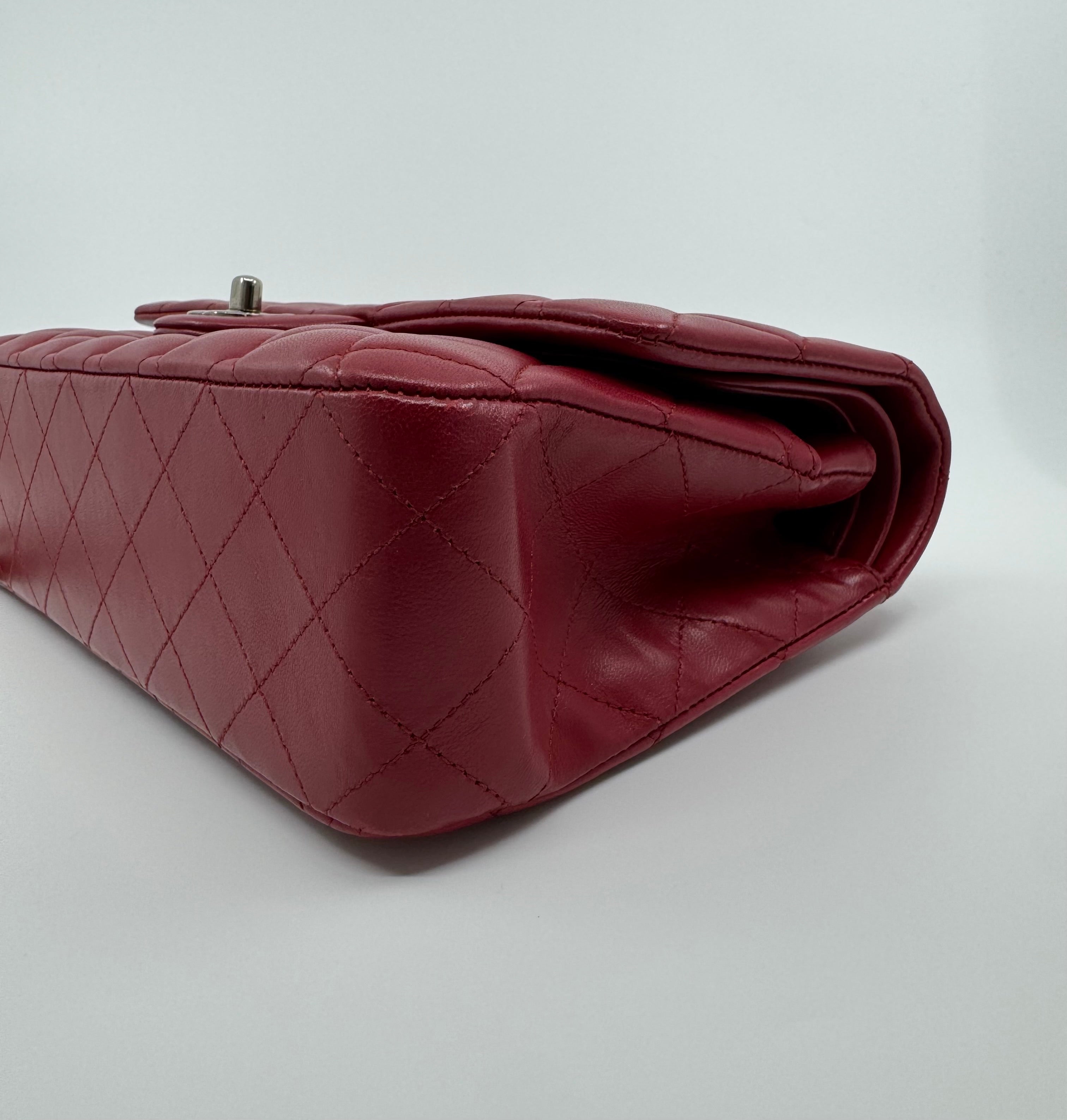 Chanel classic flap bag - Medium