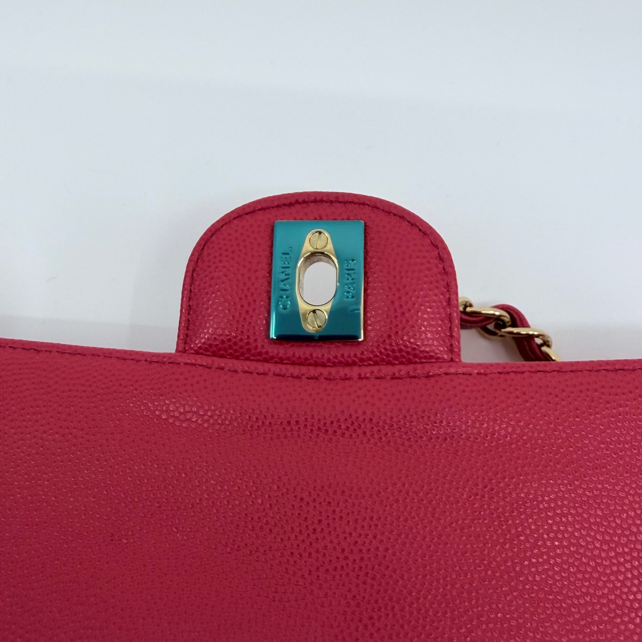 Chanel classic flap bag - medium