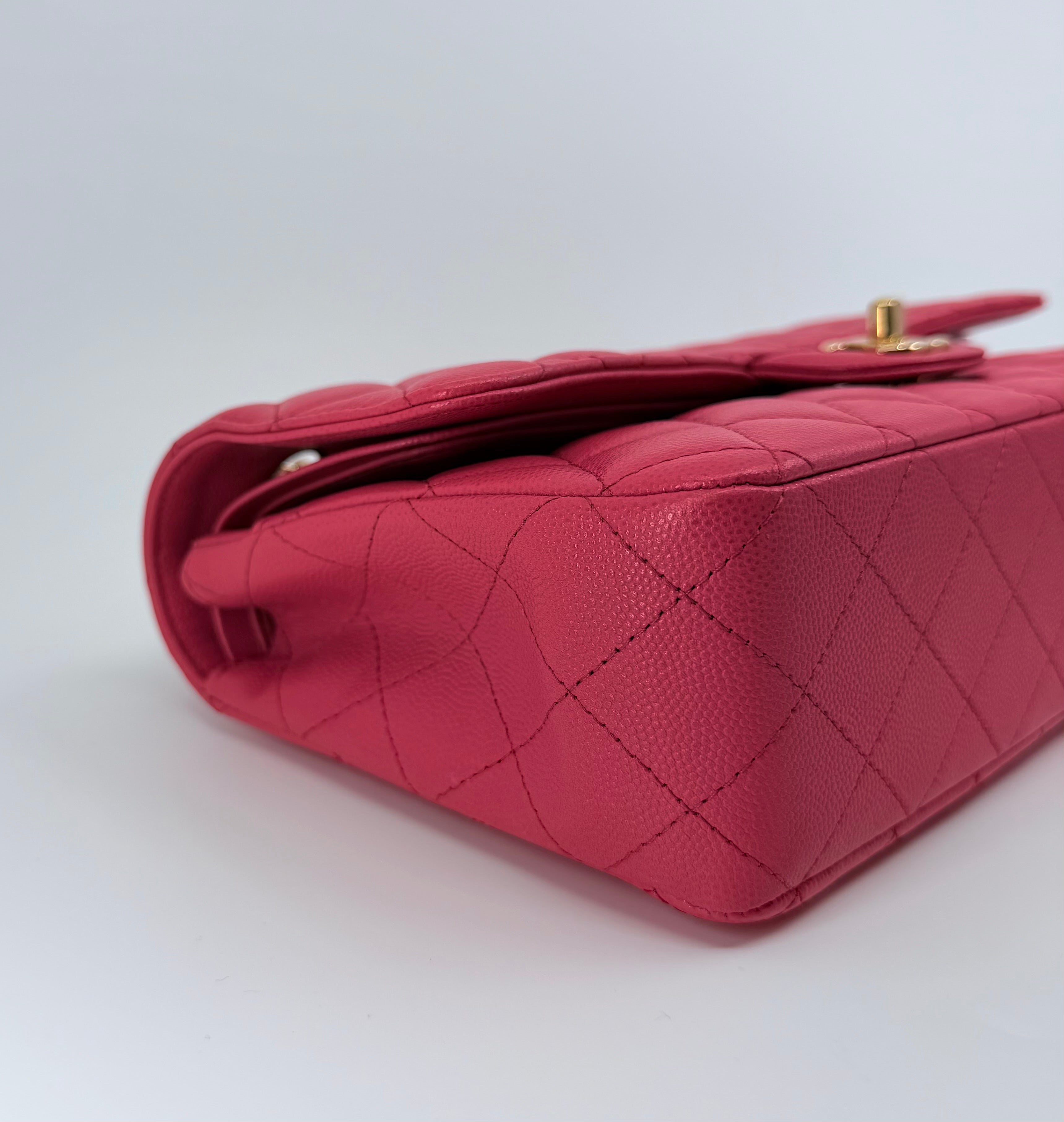 Chanel classic flap bag - medium