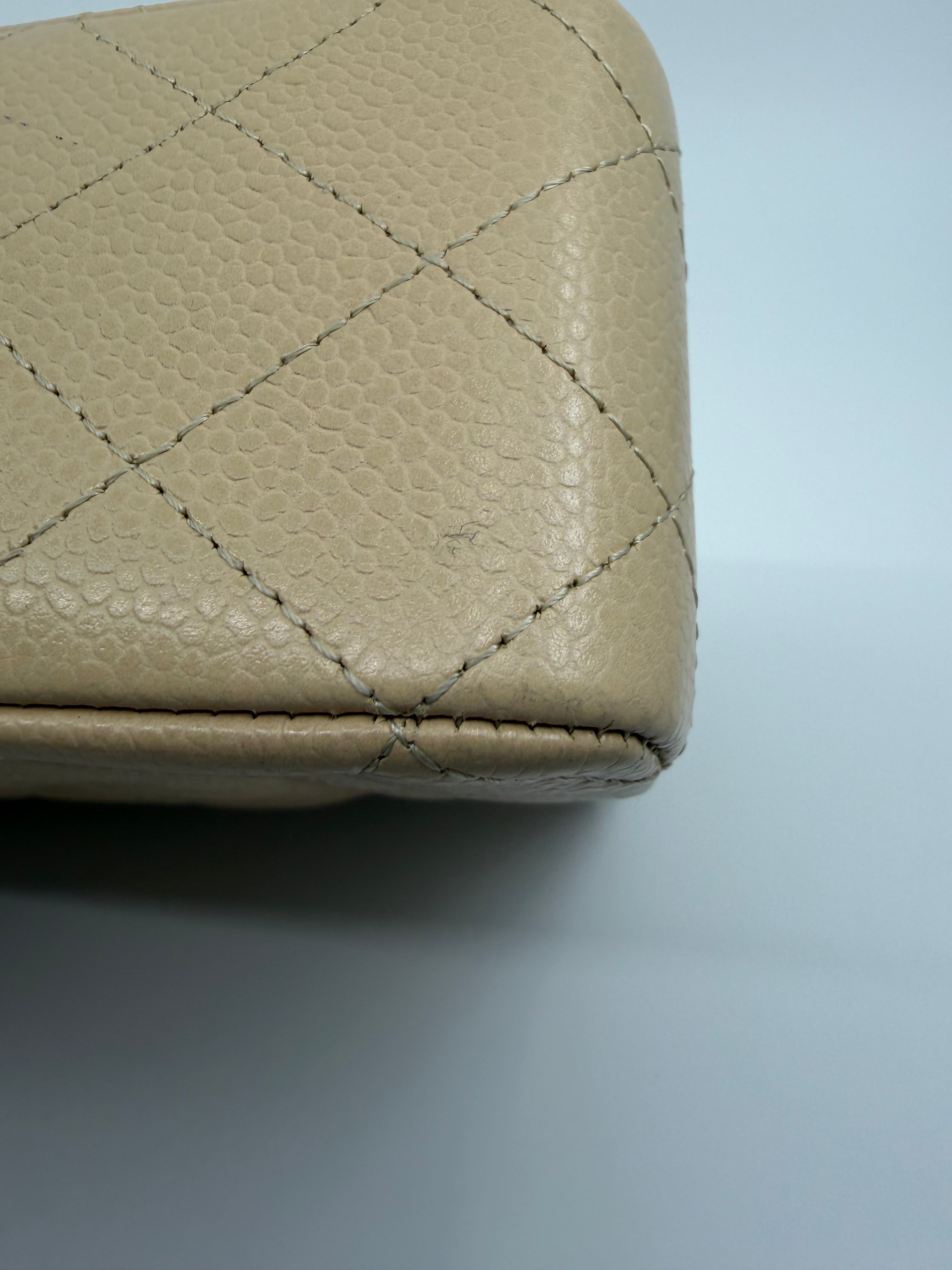 Chanel classic flap bag - medium