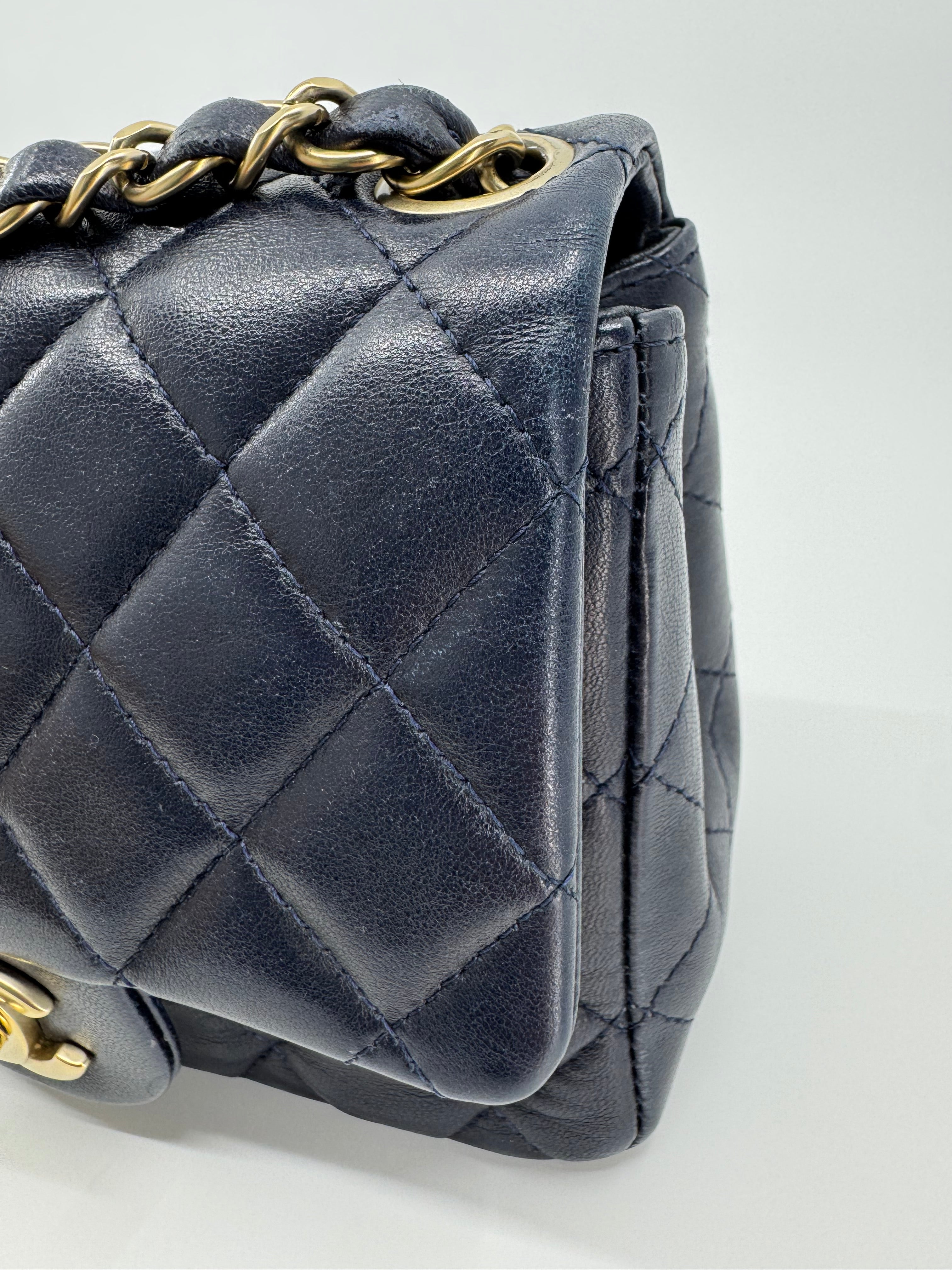 Chanel classic flap bag - Mini square