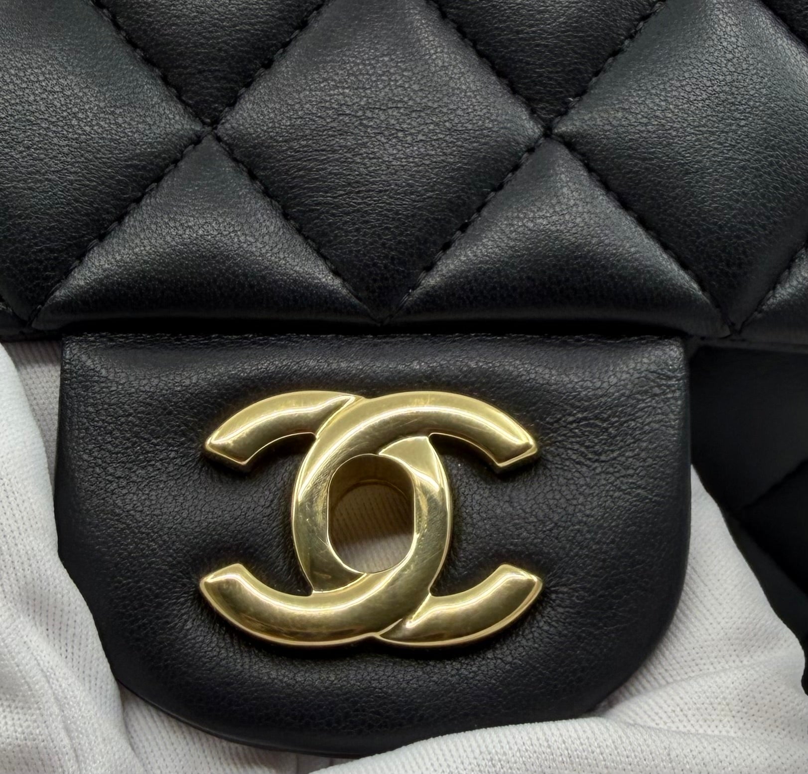 Chanel classic flap bag - Medium