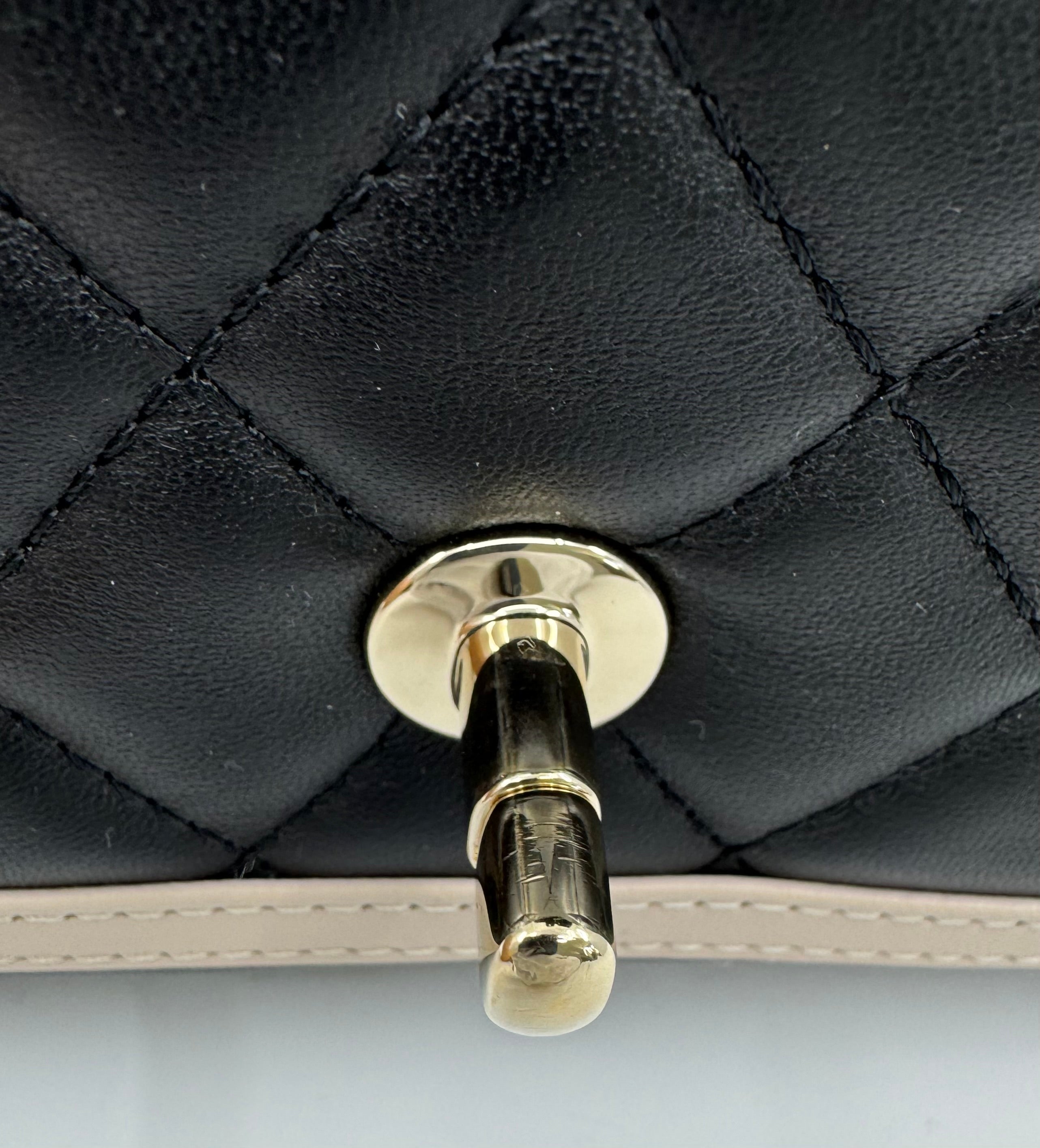 Chanel classic flap bag - small