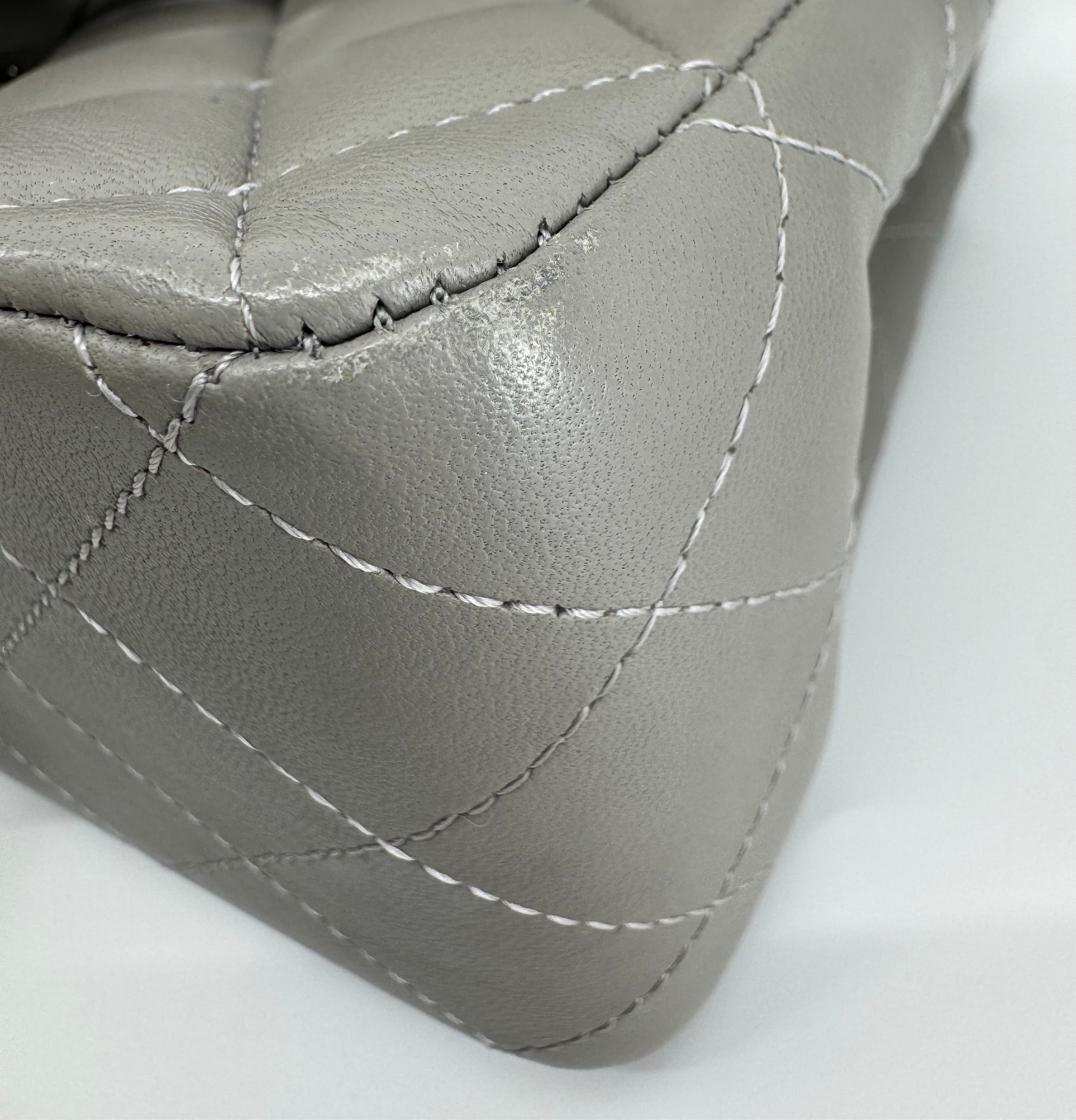 Chanel classic flap bag - Mini square