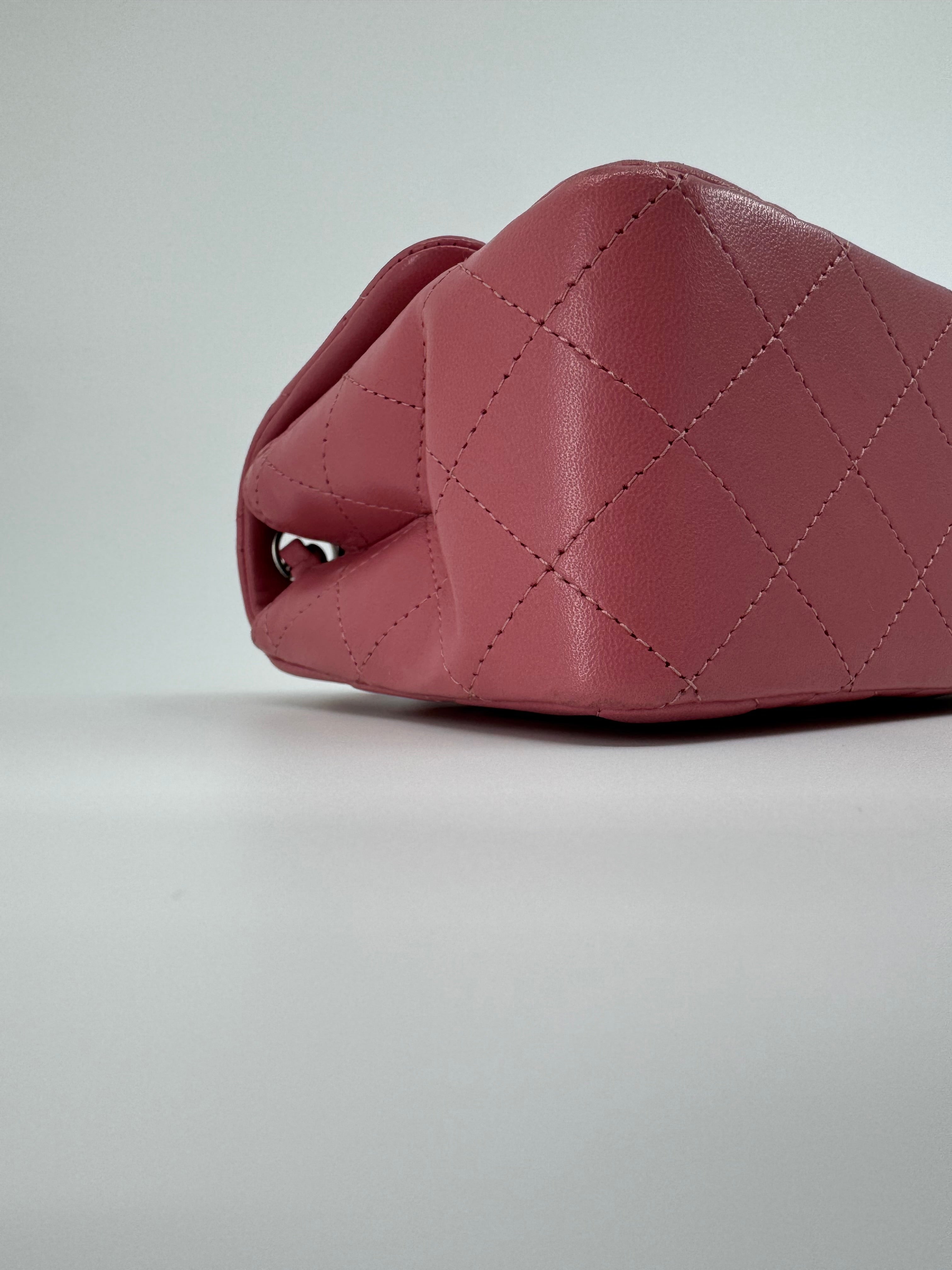 Chanel classic flap bag - Mini square