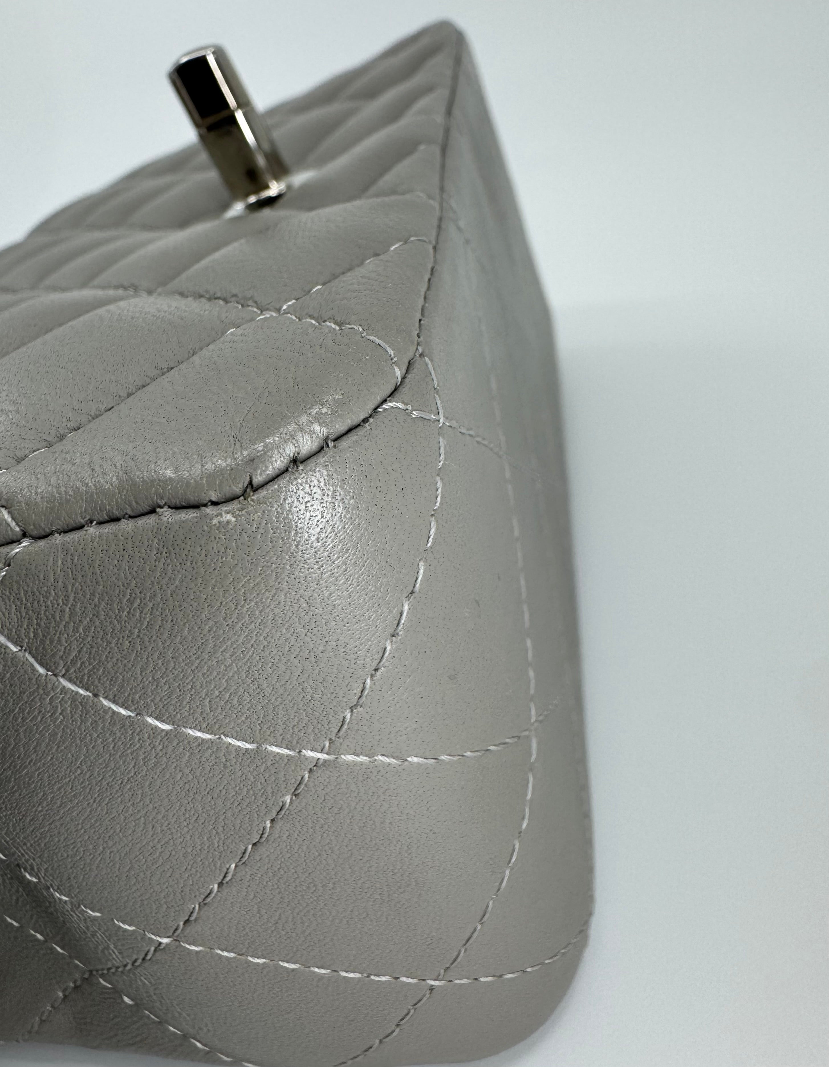 Chanel classic flap bag - Mini square