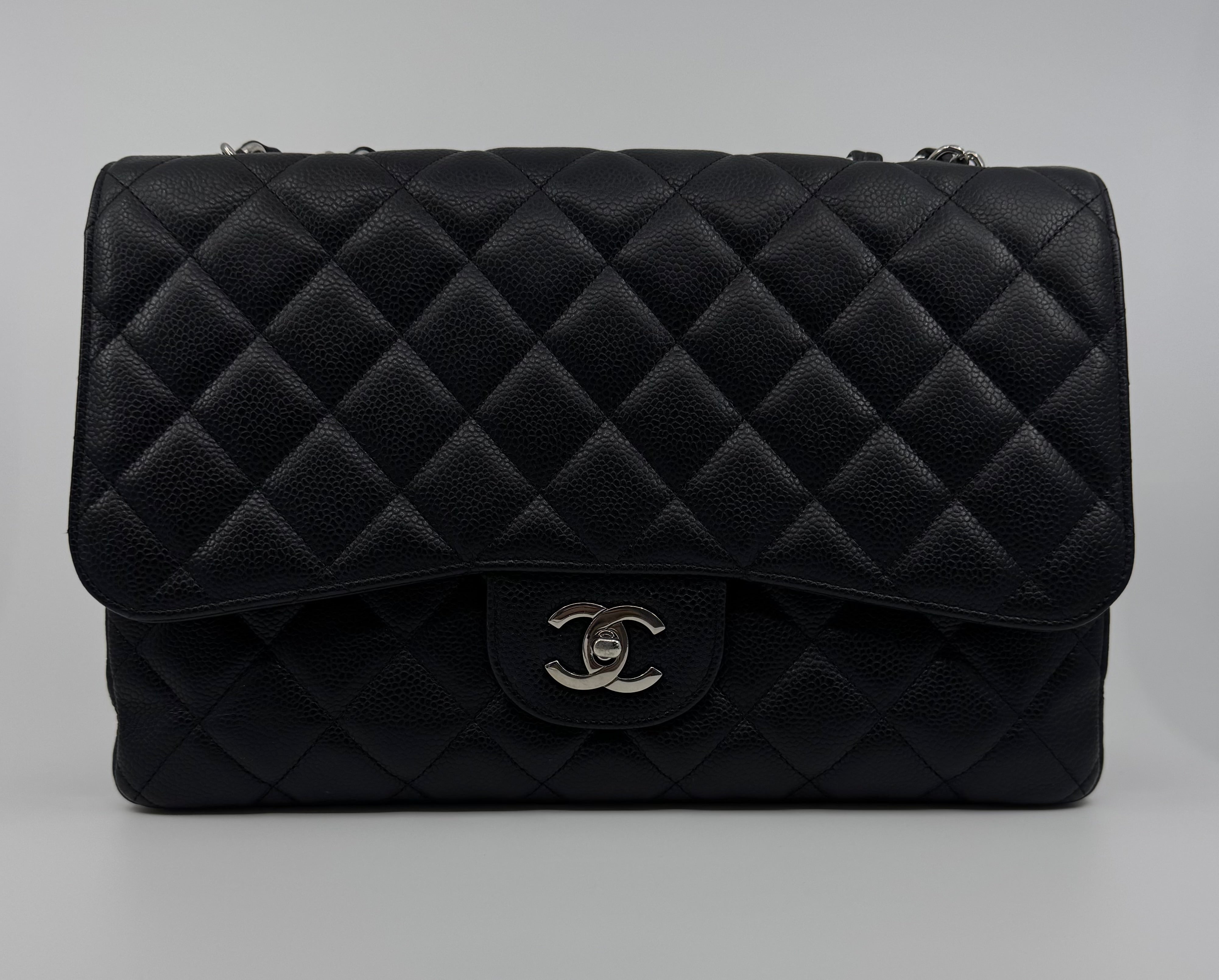 Chanel classic flap bag - Jumbo