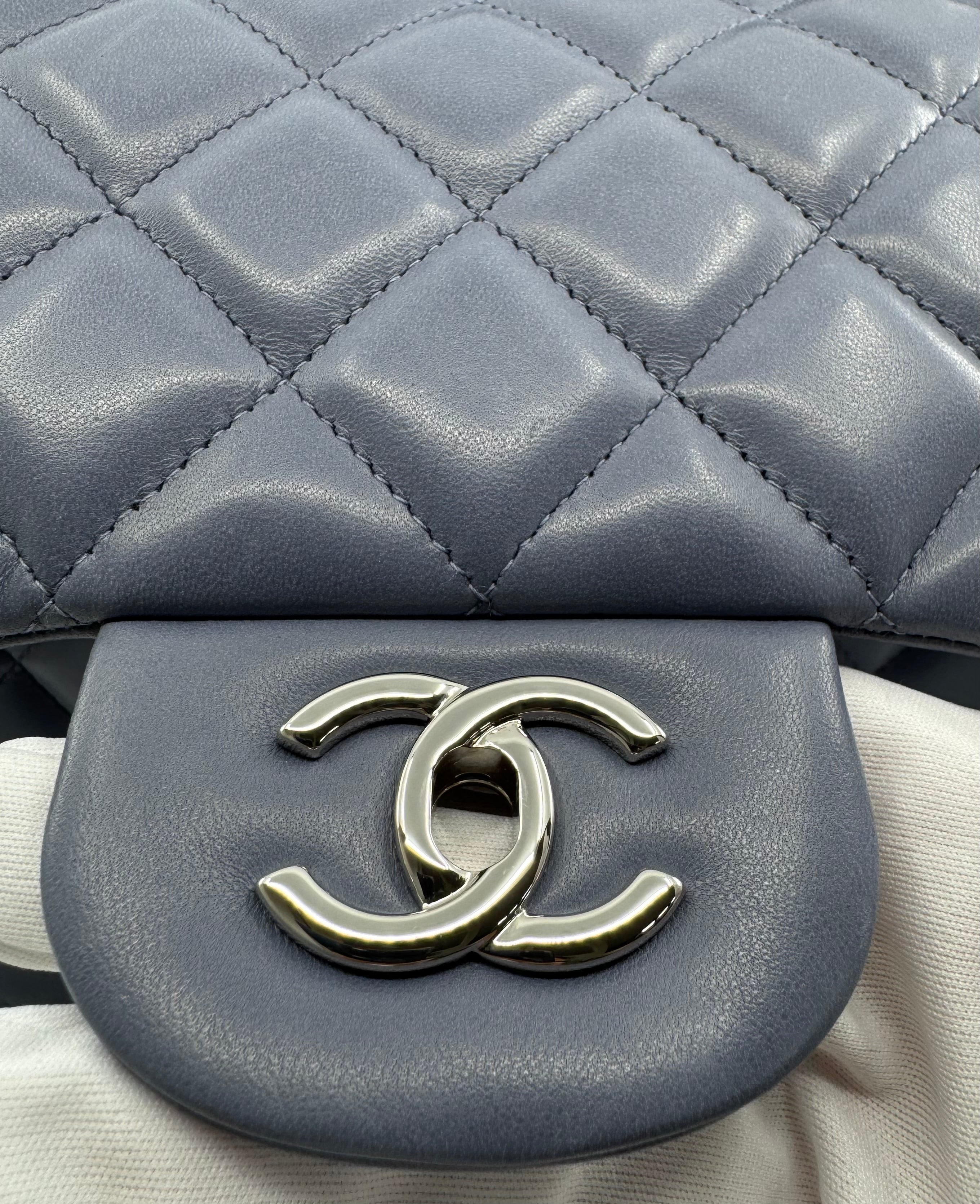 Chanel classic flap bag - Jumbo