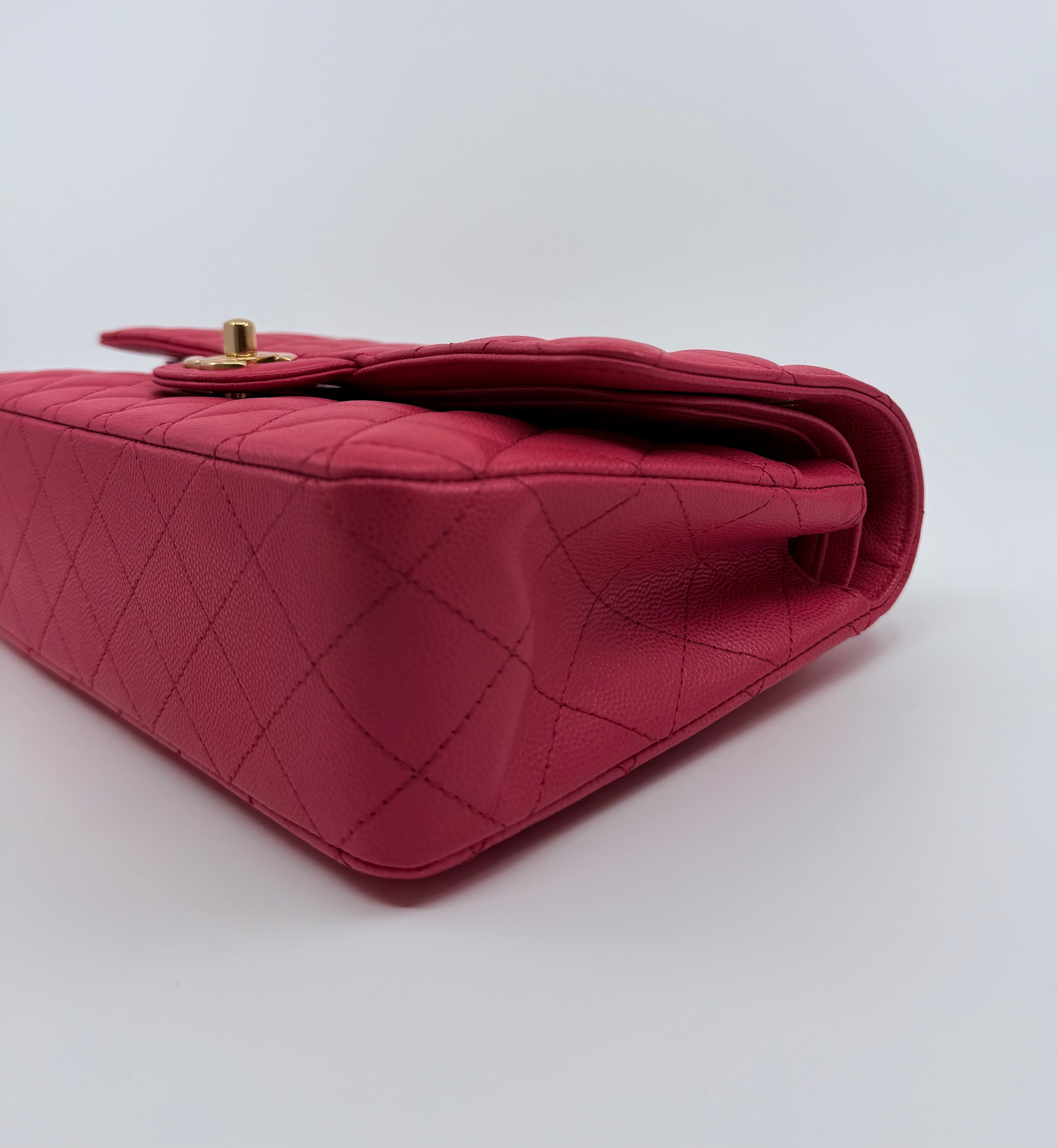 Chanel classic flap bag - medium