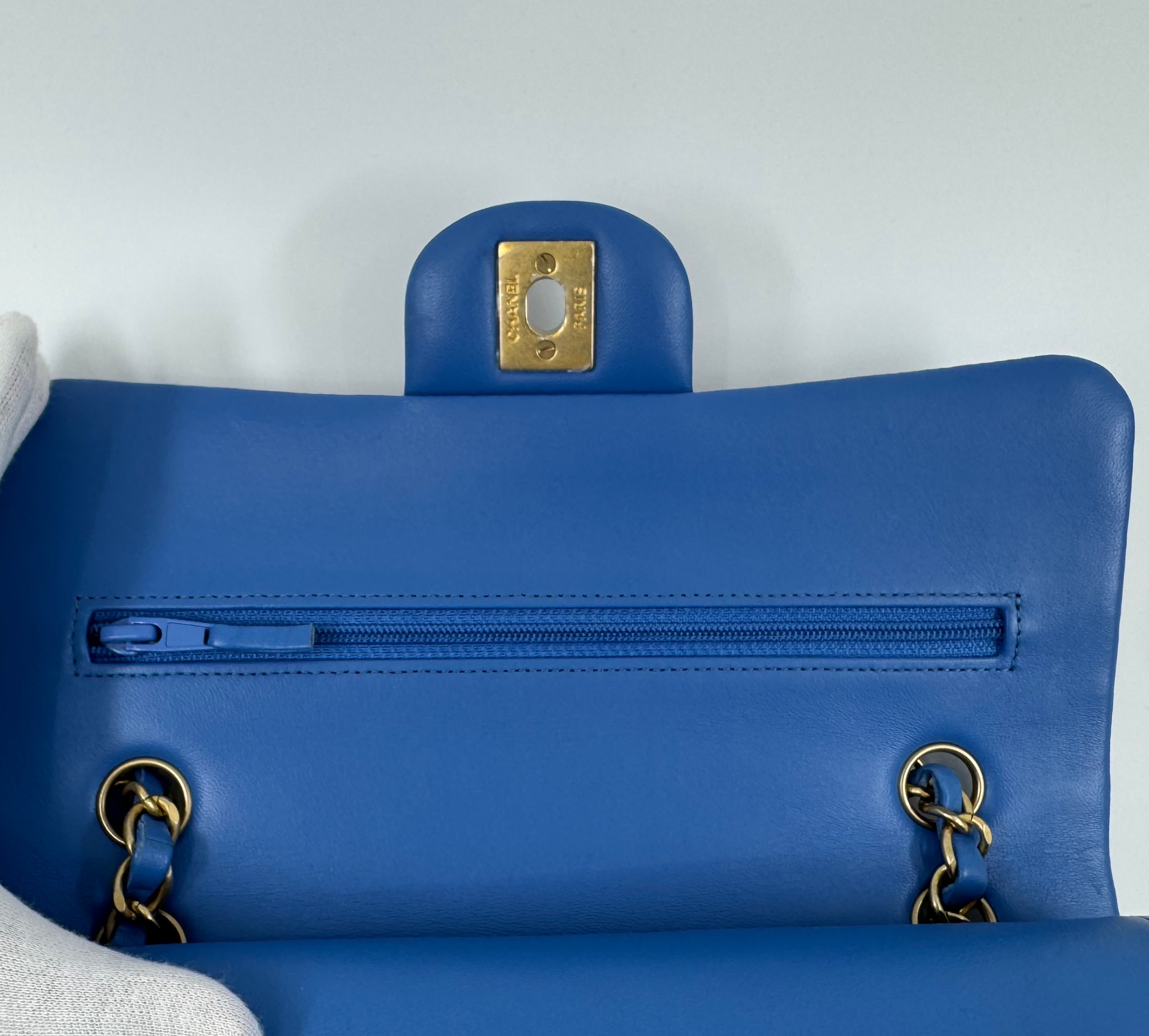 Chanel classic flap bag - small