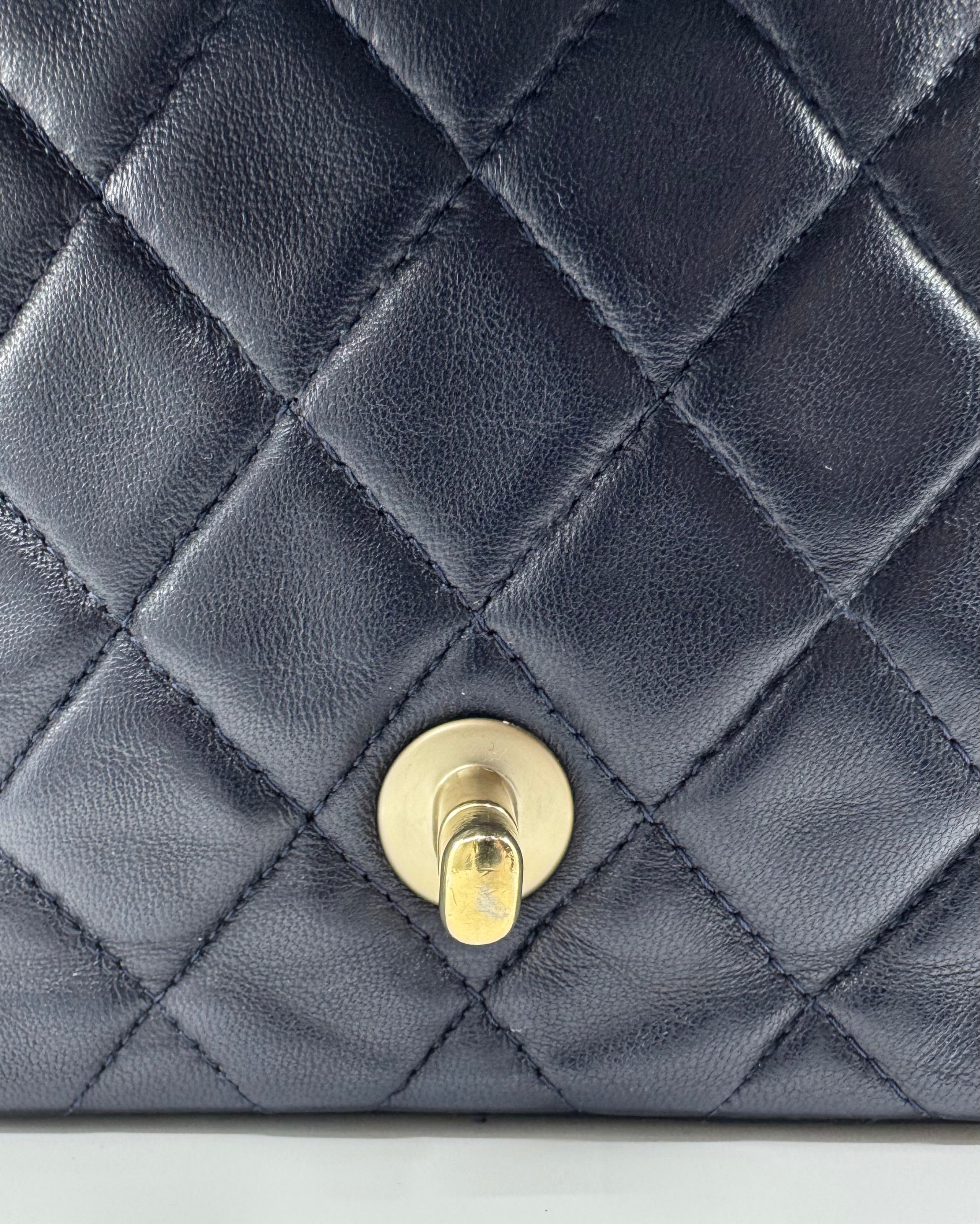 Chanel classic flap bag - Mini square