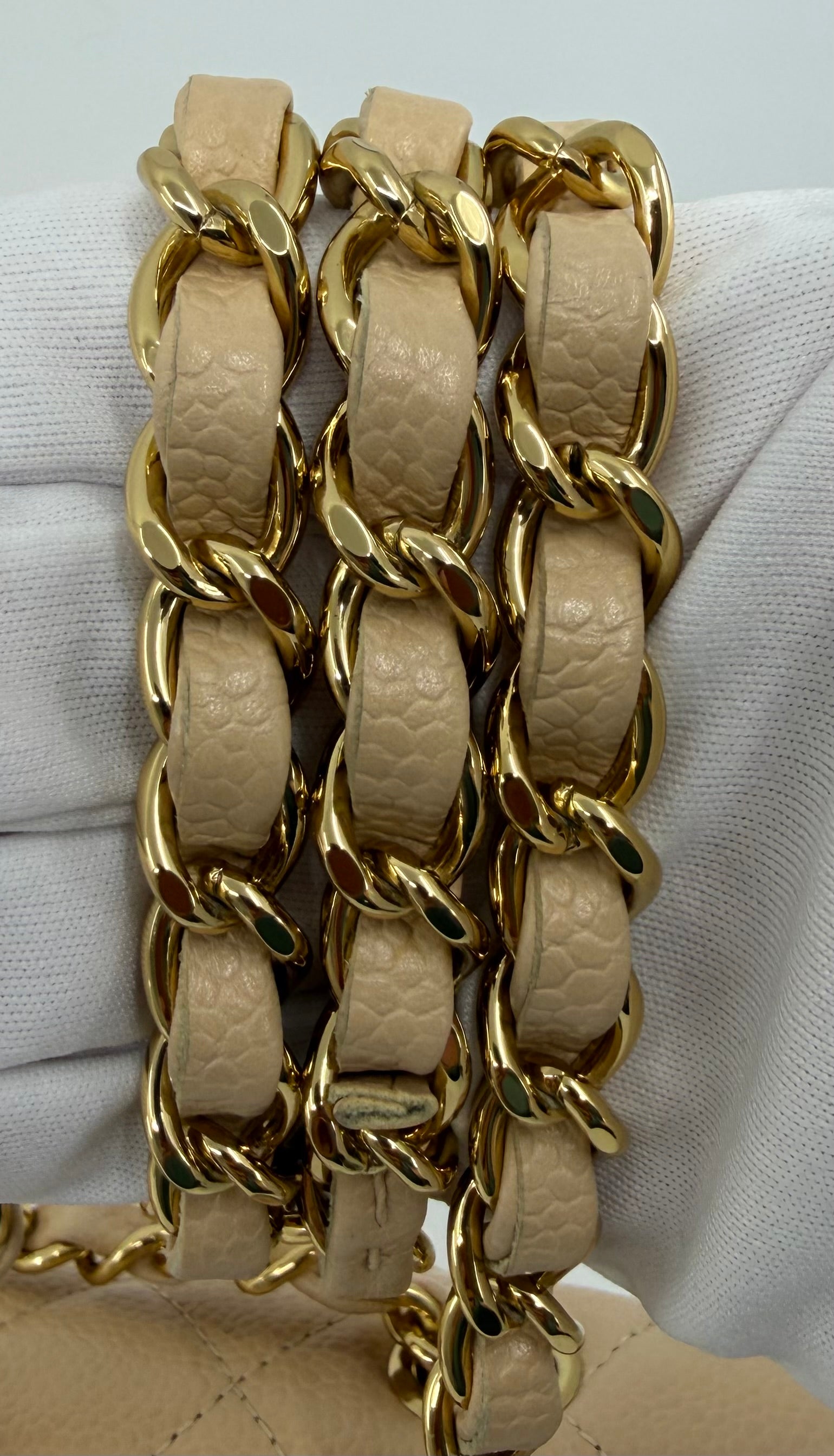 Chanel classic flap bag - medium