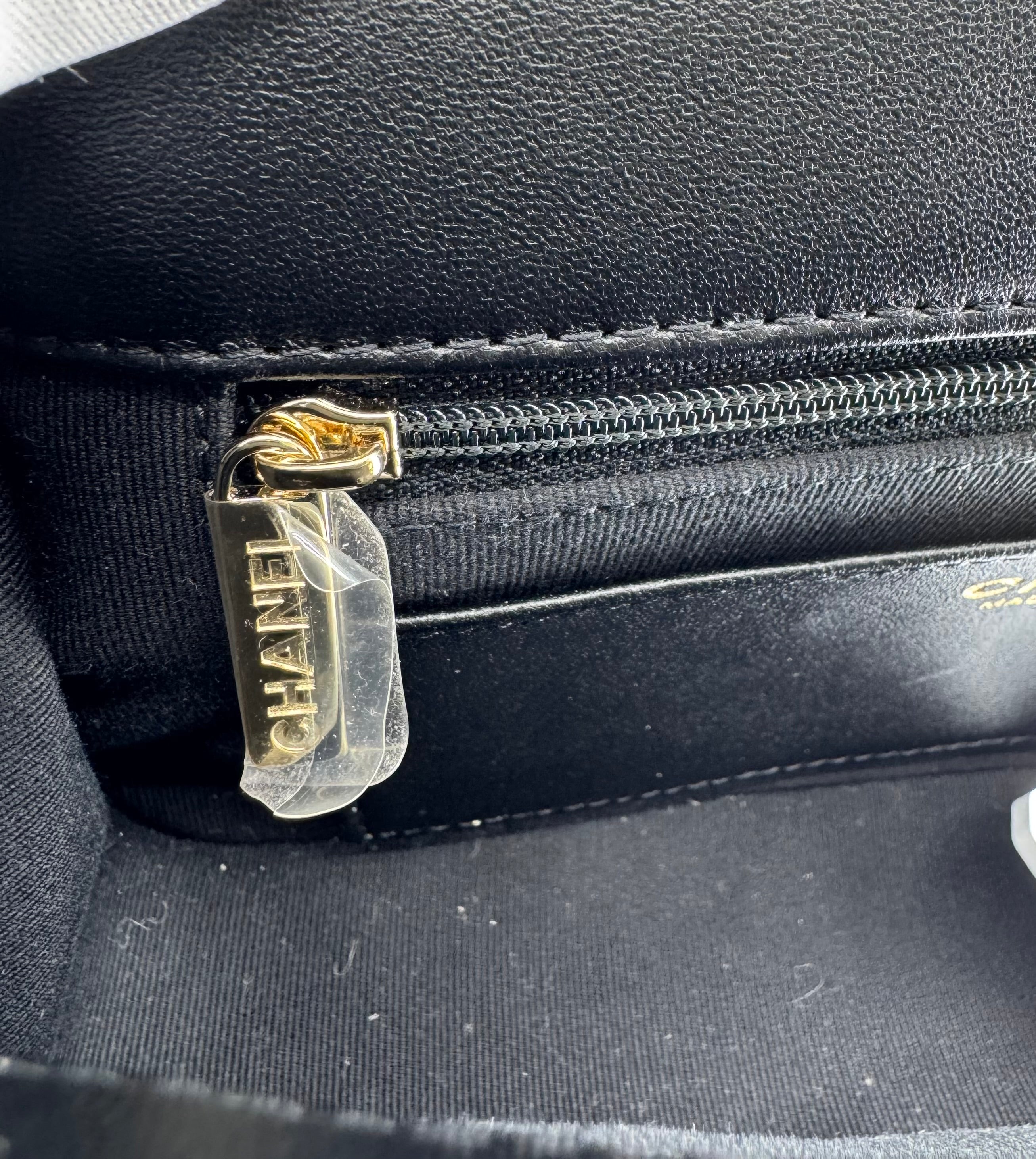 Chanel classic flap bag - small