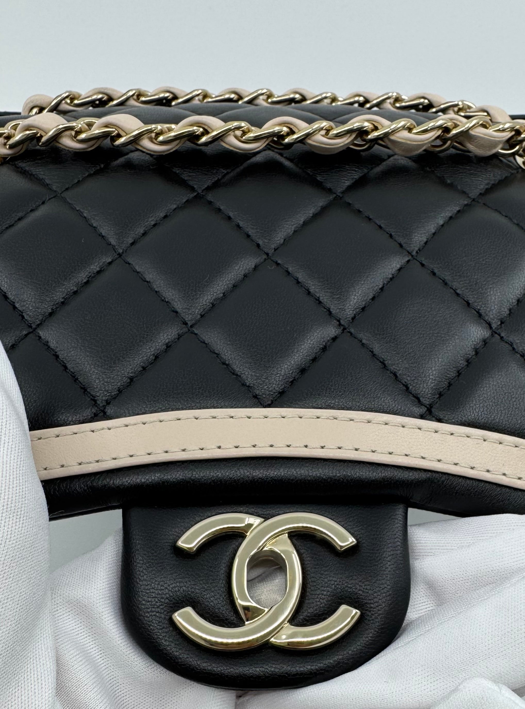 Chanel classic flap bag - small