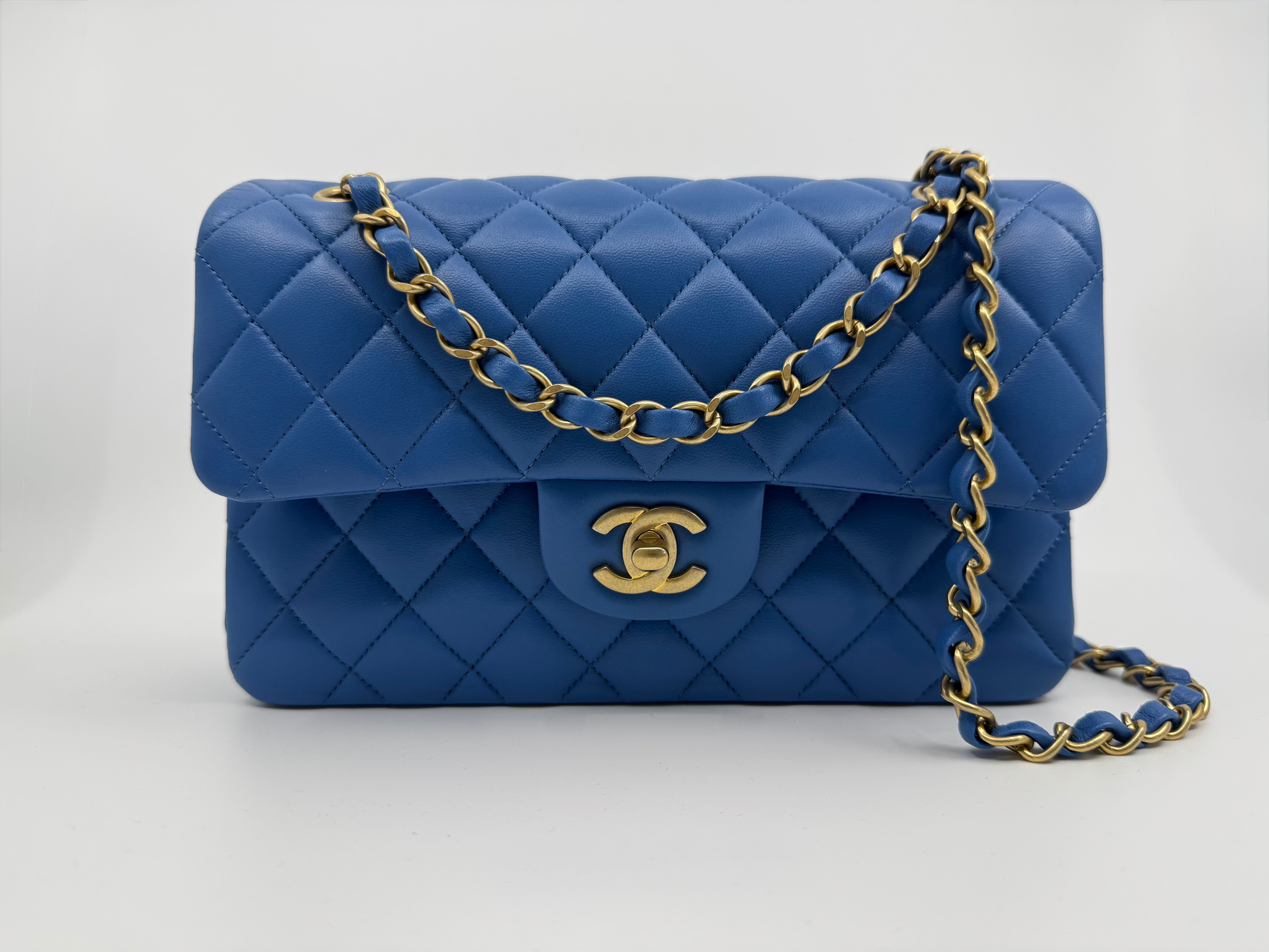Chanel classic flap bag - small