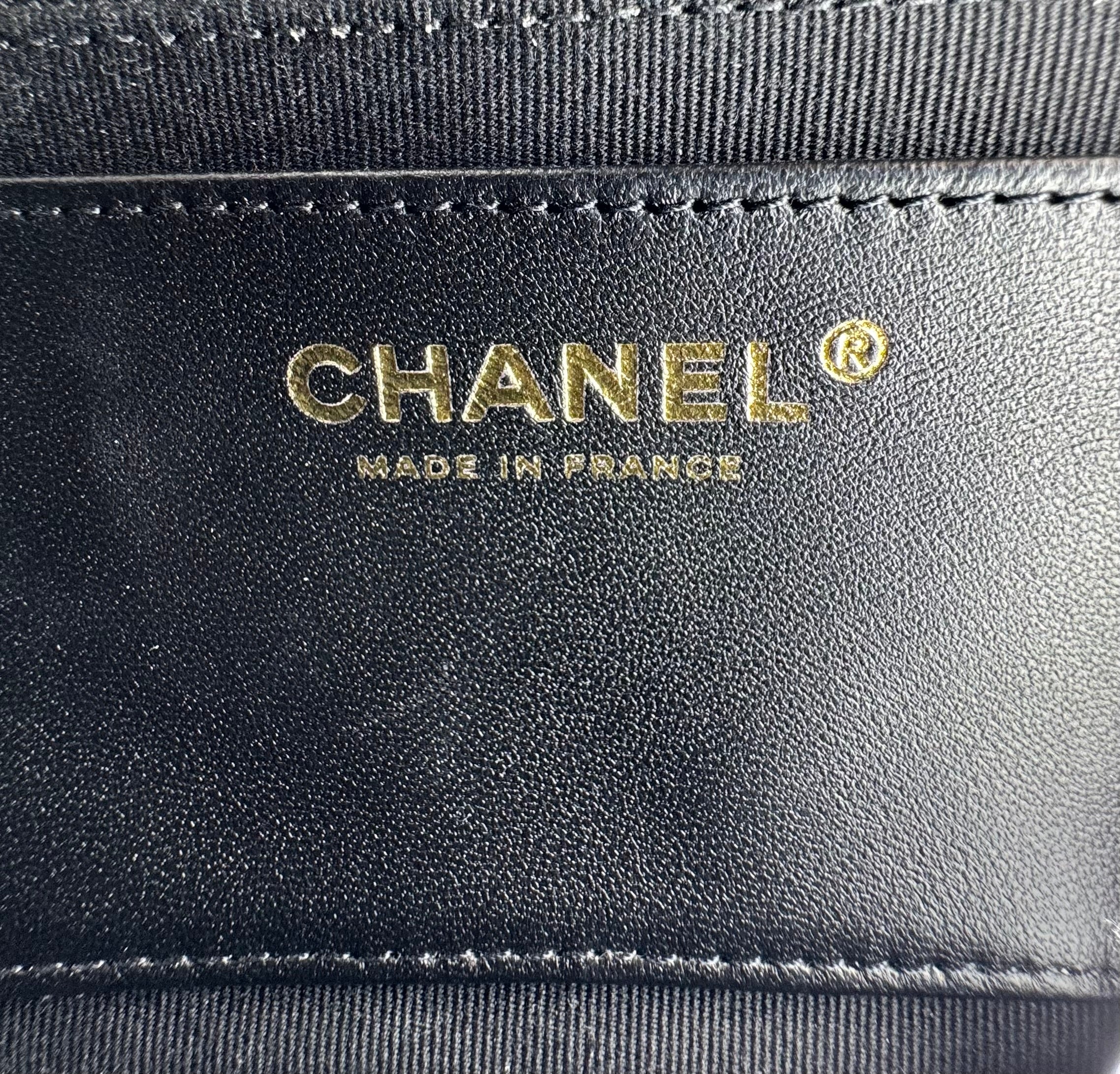 Chanel classic flap bag - small