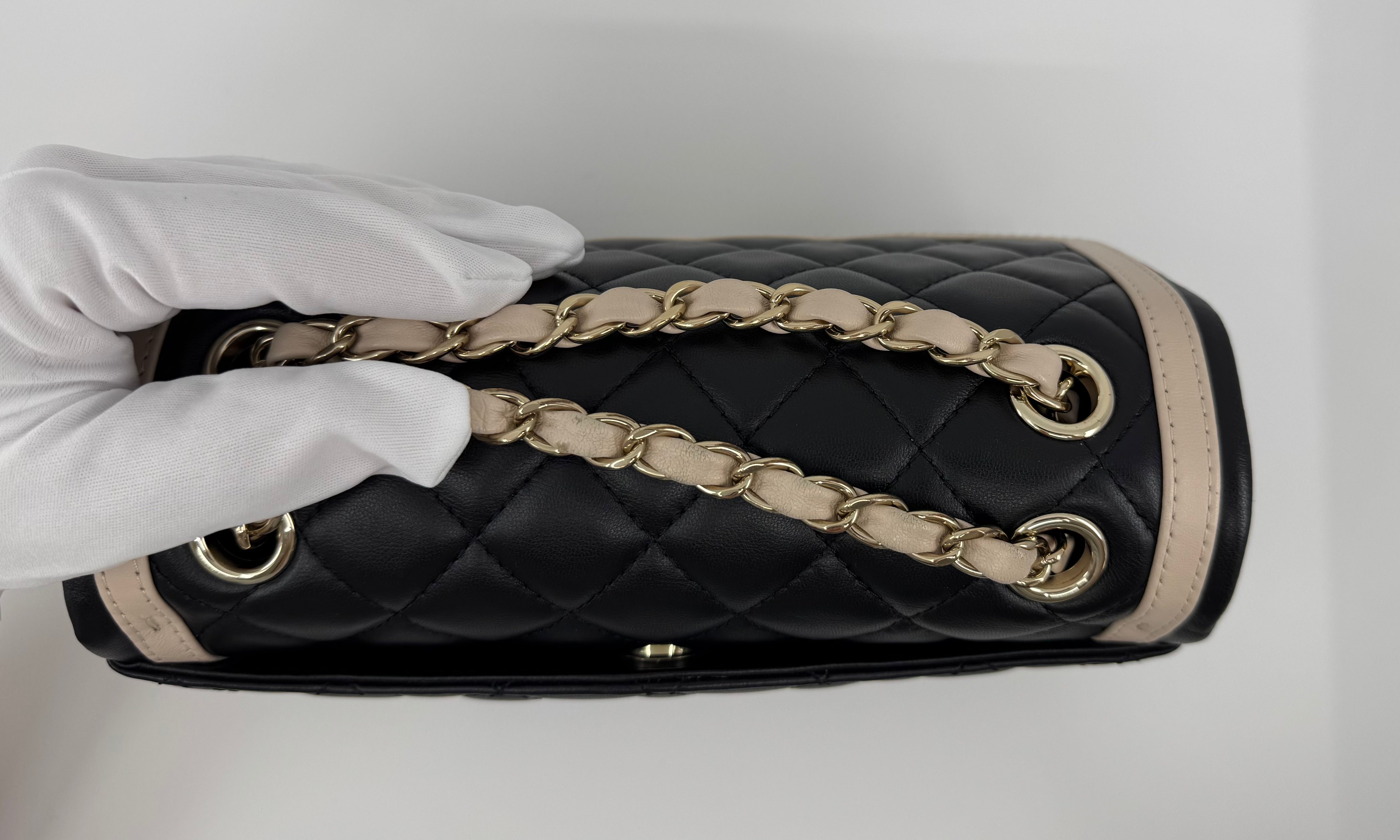 Chanel classic flap bag - small