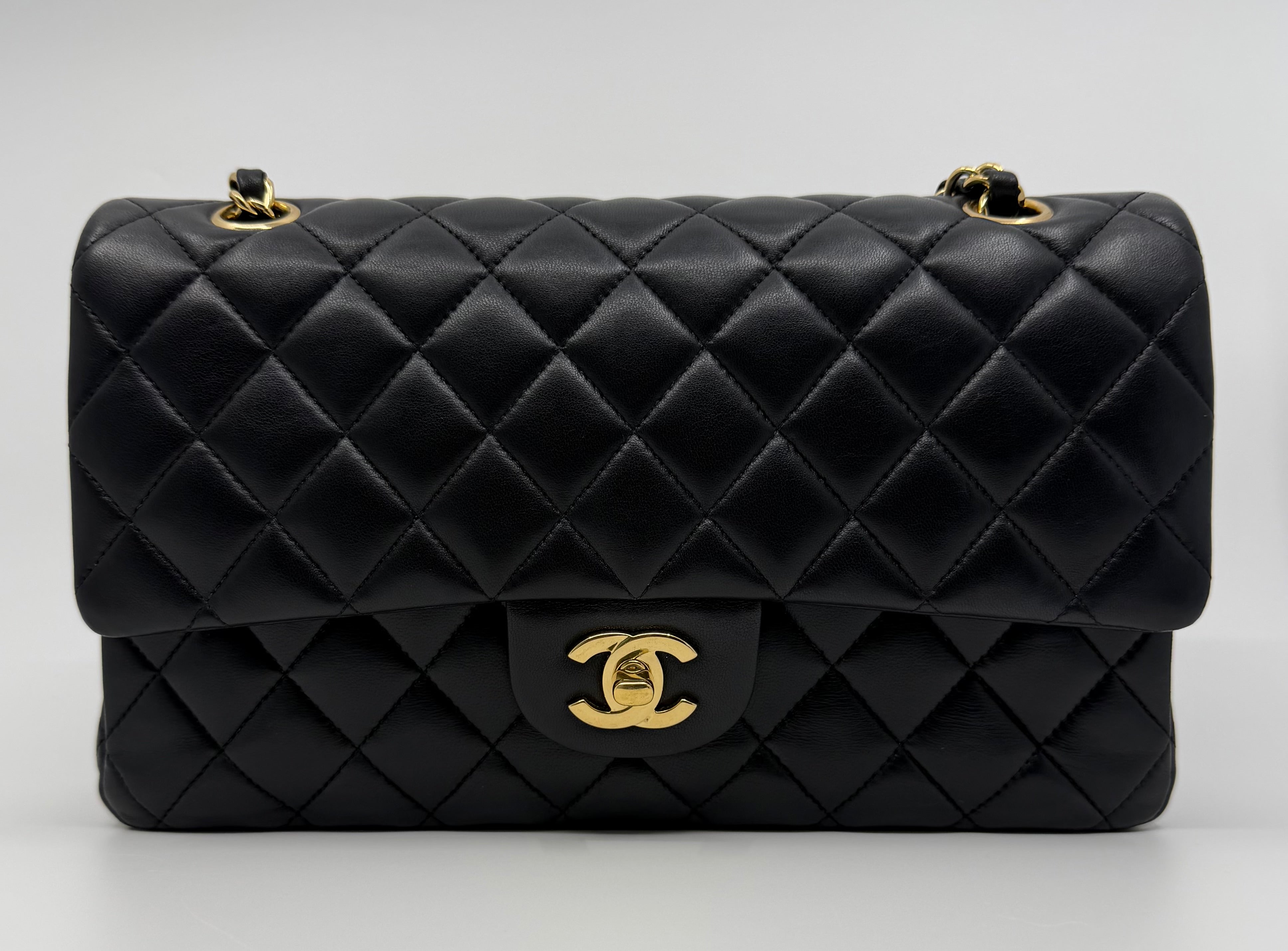 Chanel classic flap bag - Medium