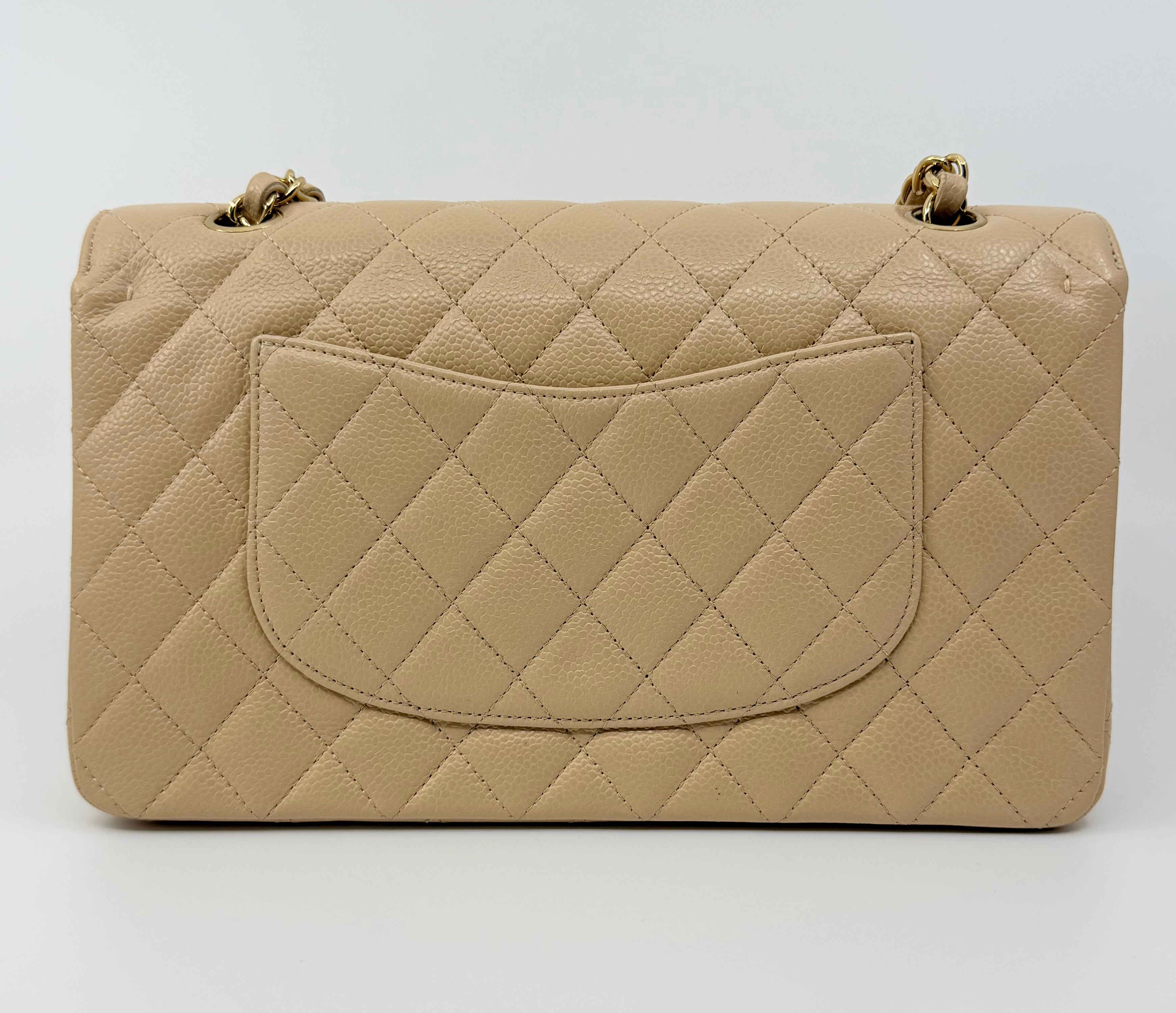 Chanel classic flap bag - medium