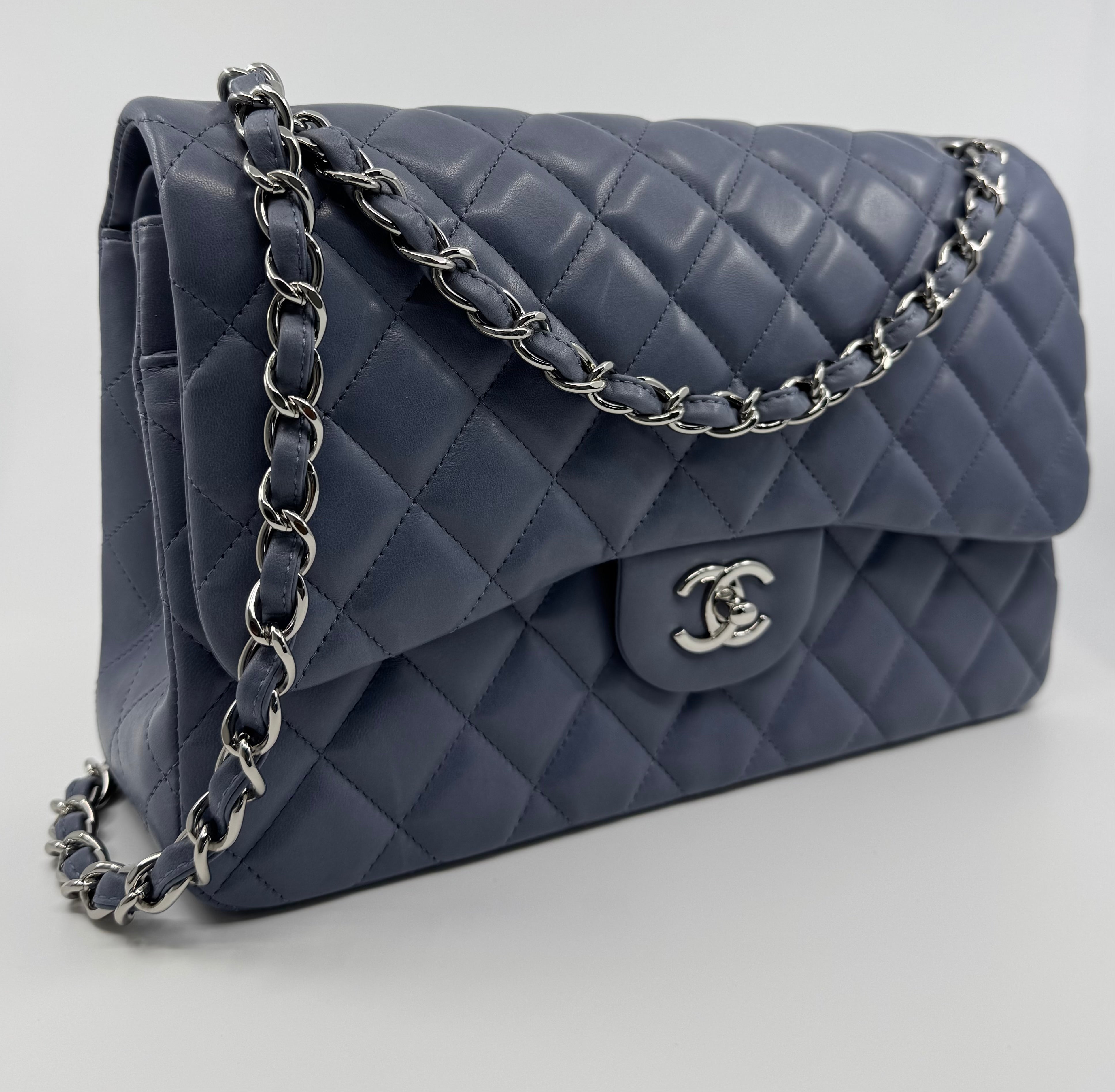 Chanel classic flap bag - Jumbo